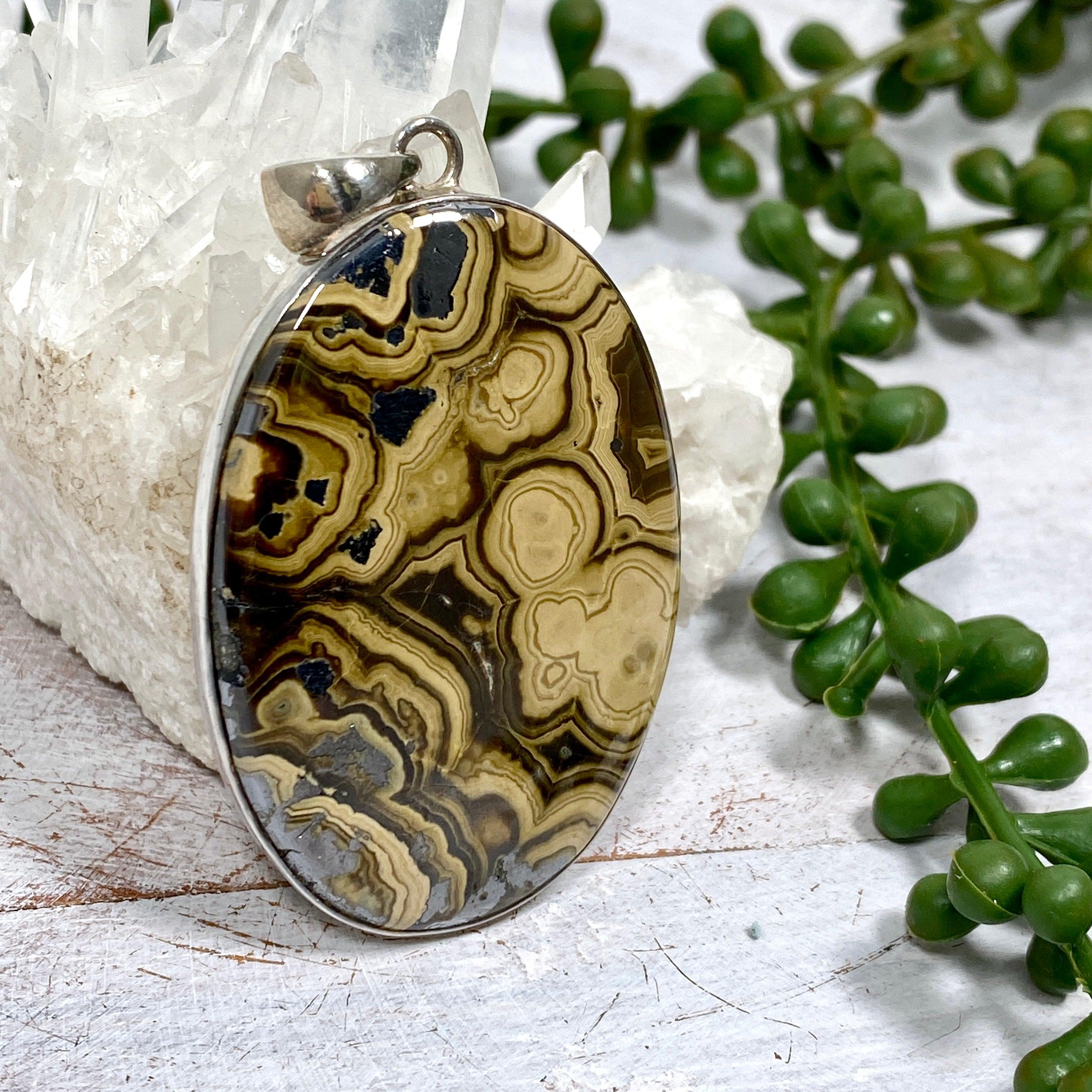 Oval Schalenblende Pendant Necklace KPGJ2195 - Elegant Gemstone Jewelry for Women, Perfect for Parties & Special Occasions