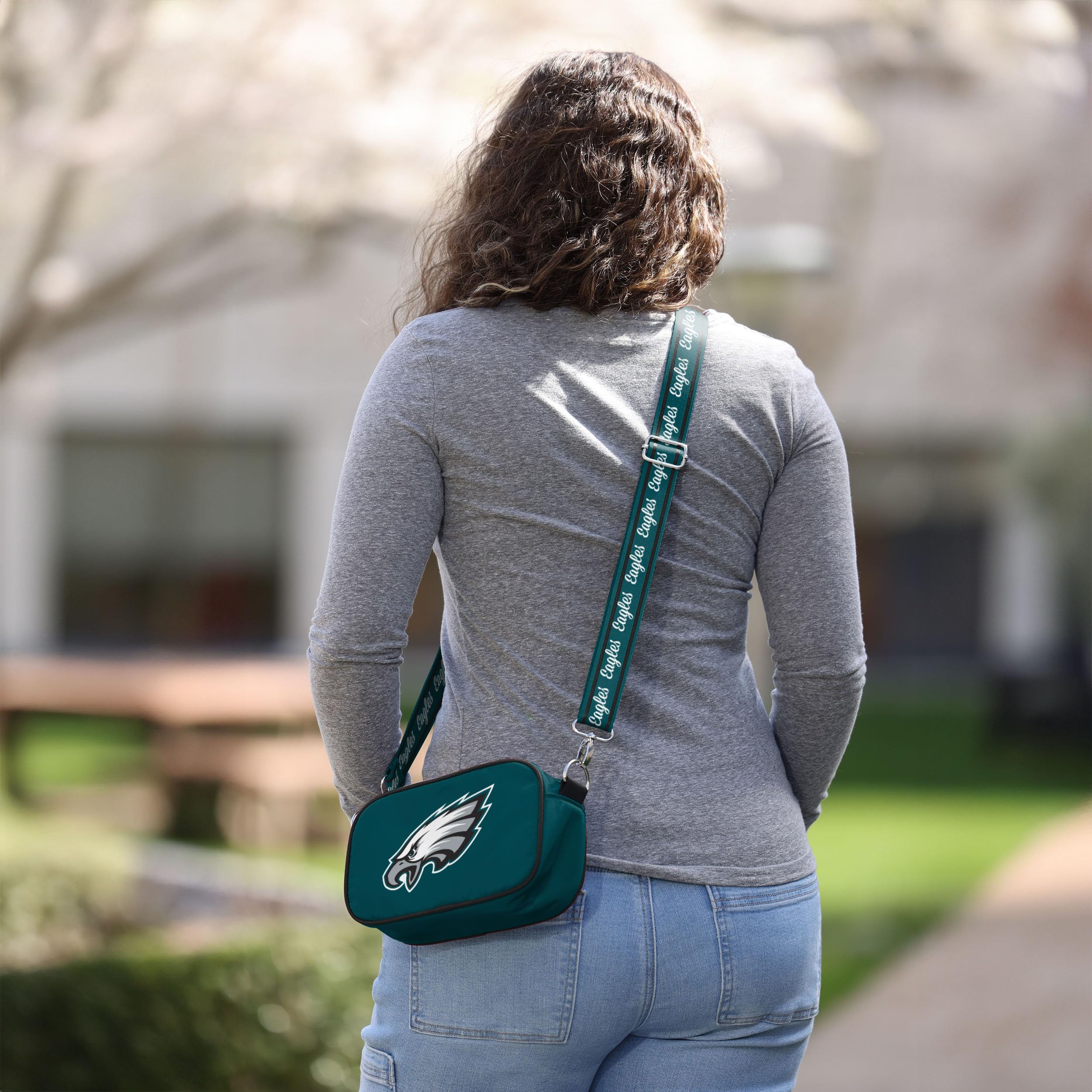 FOCO NFL Team Logo Solid Crossbody Bag - Officially Licensed Football Purse for Men & Women - Durable Adjustable Strap for Game Day, Travel & Daily Use