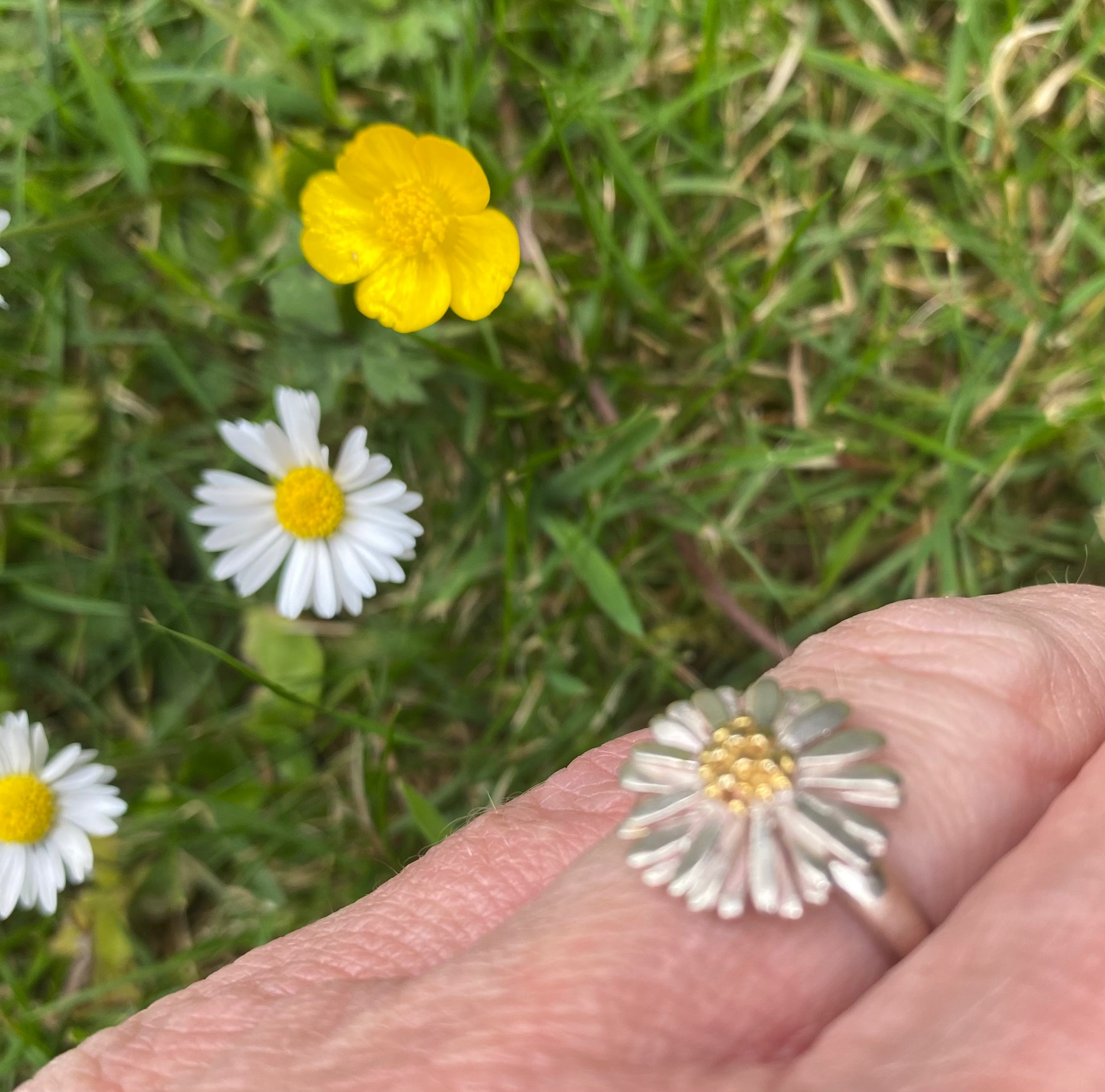 Sterling Silver Daisy Flower Ring - Size M for Women, Elegant Floral Jewelry for Everyday Wear & Special Occasions