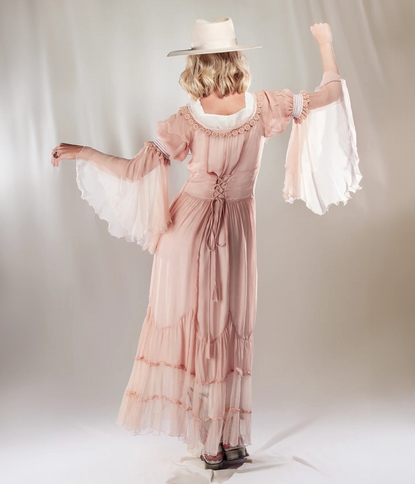 Nataya Dusty Rose Desert Lila Dress - Elegant Floral Maxi Dress for Women, Boho Chic Summer Beach Wedding Guest Outfit