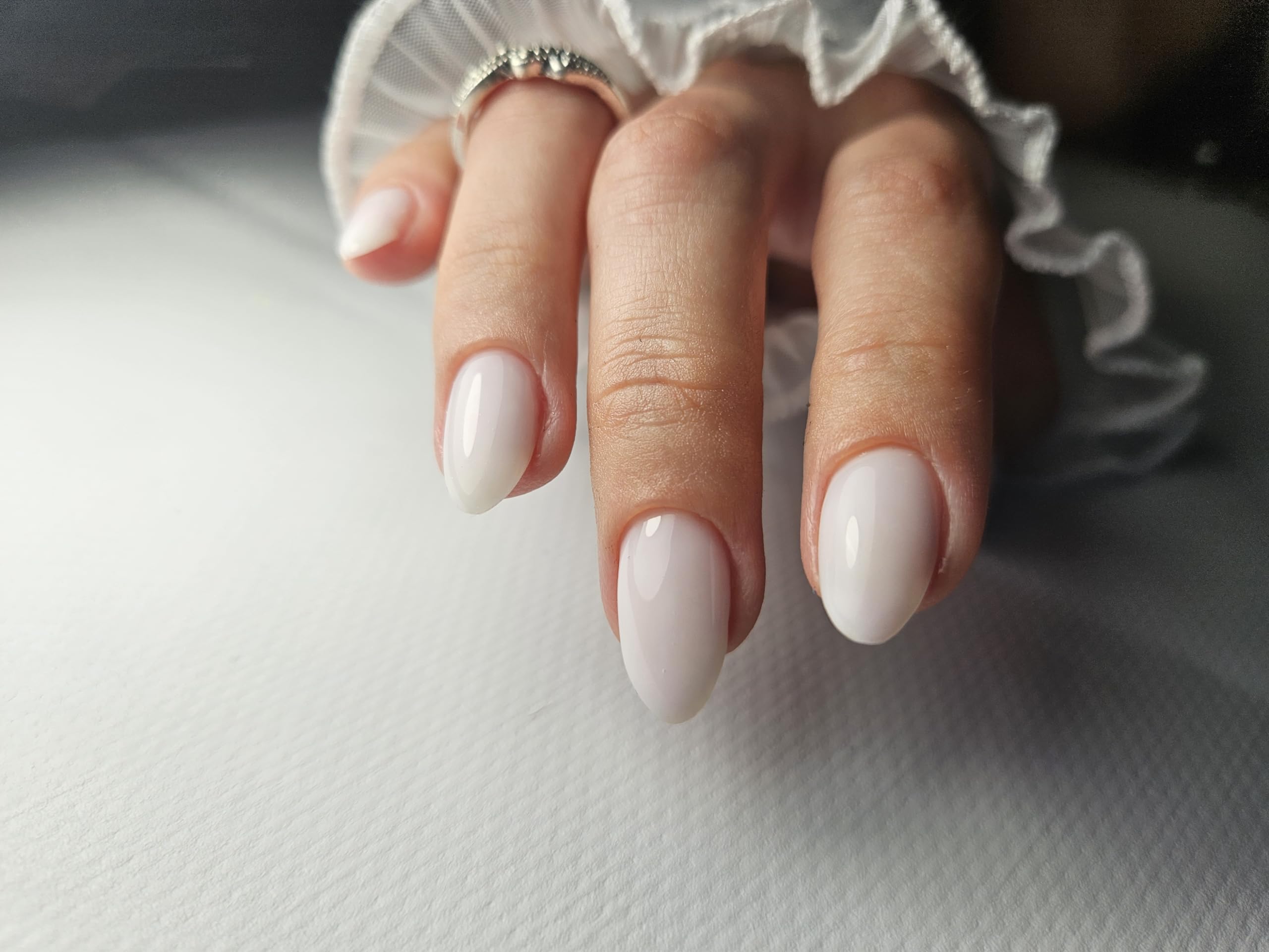 IN.HYPE Structure/Liquid Builder Gel in a Bottle (BIAB) - Extra White Hard Gel for Nail Enhancement, Overlays & Strengthening - Perfect for Salon Professionals & DIY Nail Art at Home