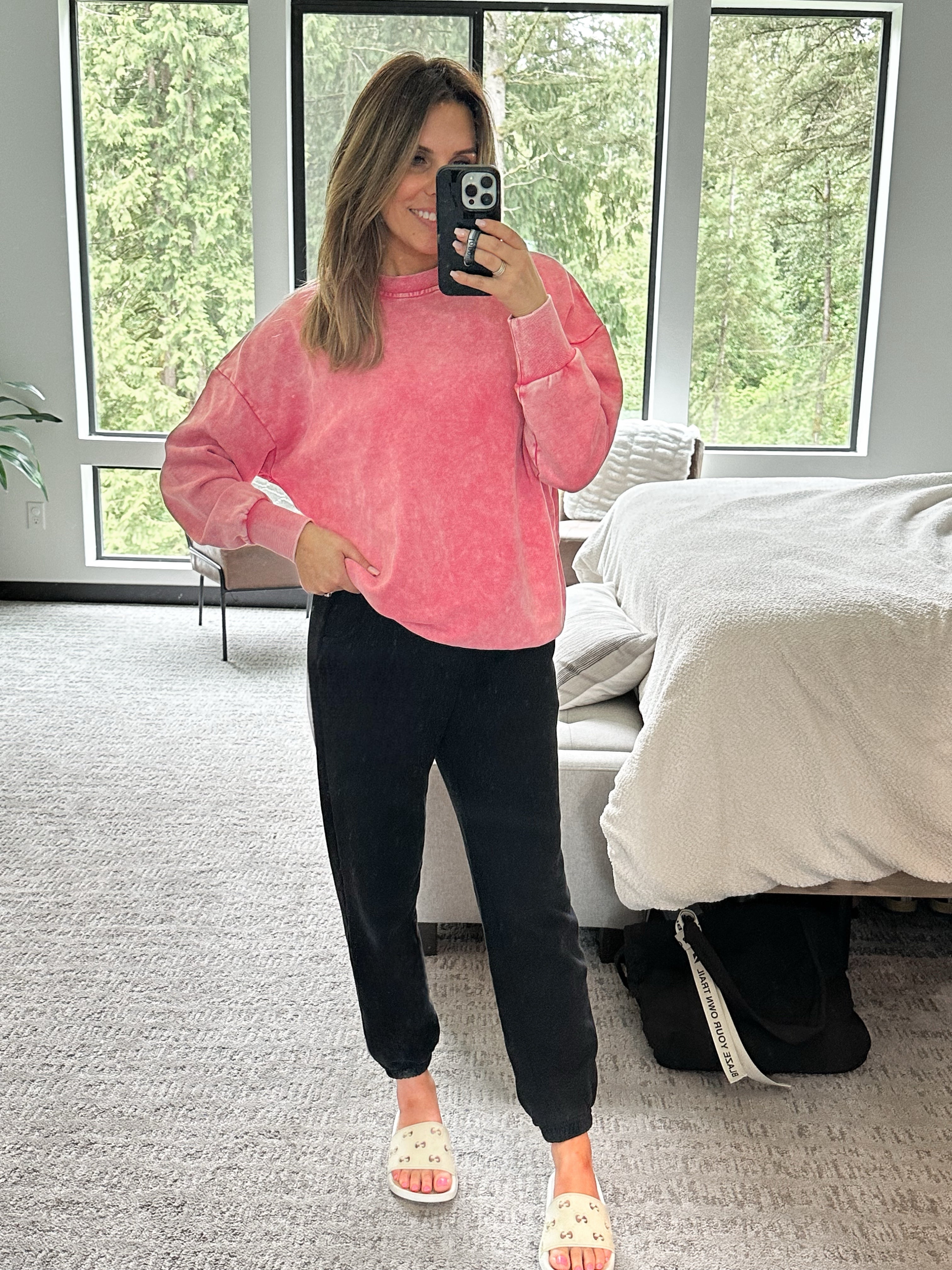 Electric Pink Washed Crewneck Sweatshirt for Adults - Soft & Stylish Casual Wear for Everyday Comfort