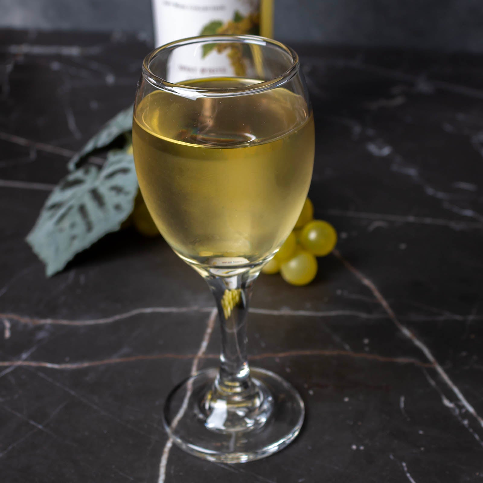 BarConic® 9 oz Wine Glasses (Set of 24) - Premium Crystal Clear Glassware for Red & White Wine - Perfect for Restaurants, Bars, Weddings & Dinner Parties