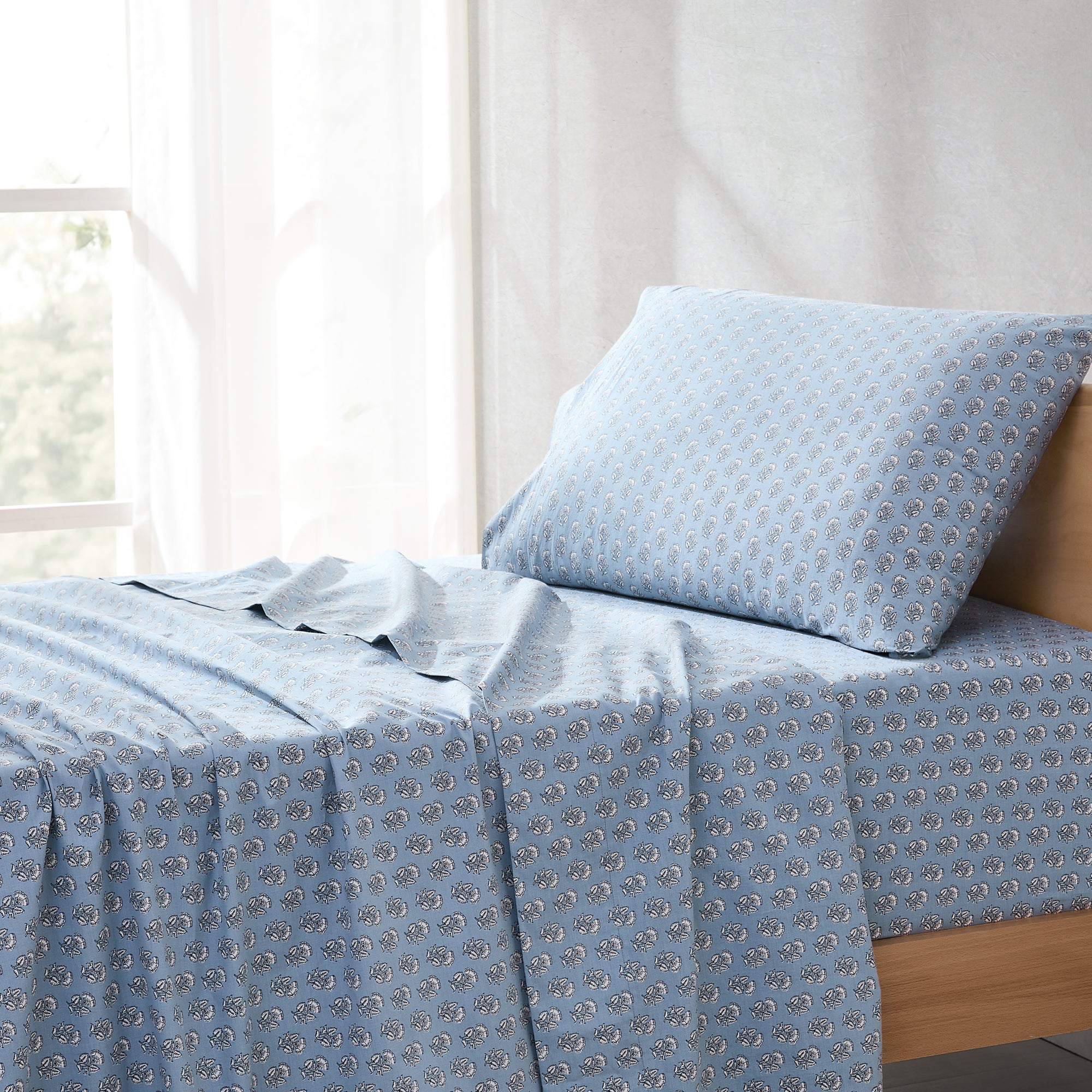 Premium Freesia Cotton Sheet Set - Soft Breathable Bed Sheets for All Seasons - Queen Size 4-Piece Set - Perfect for Home, Hotel, and Guest Room Use