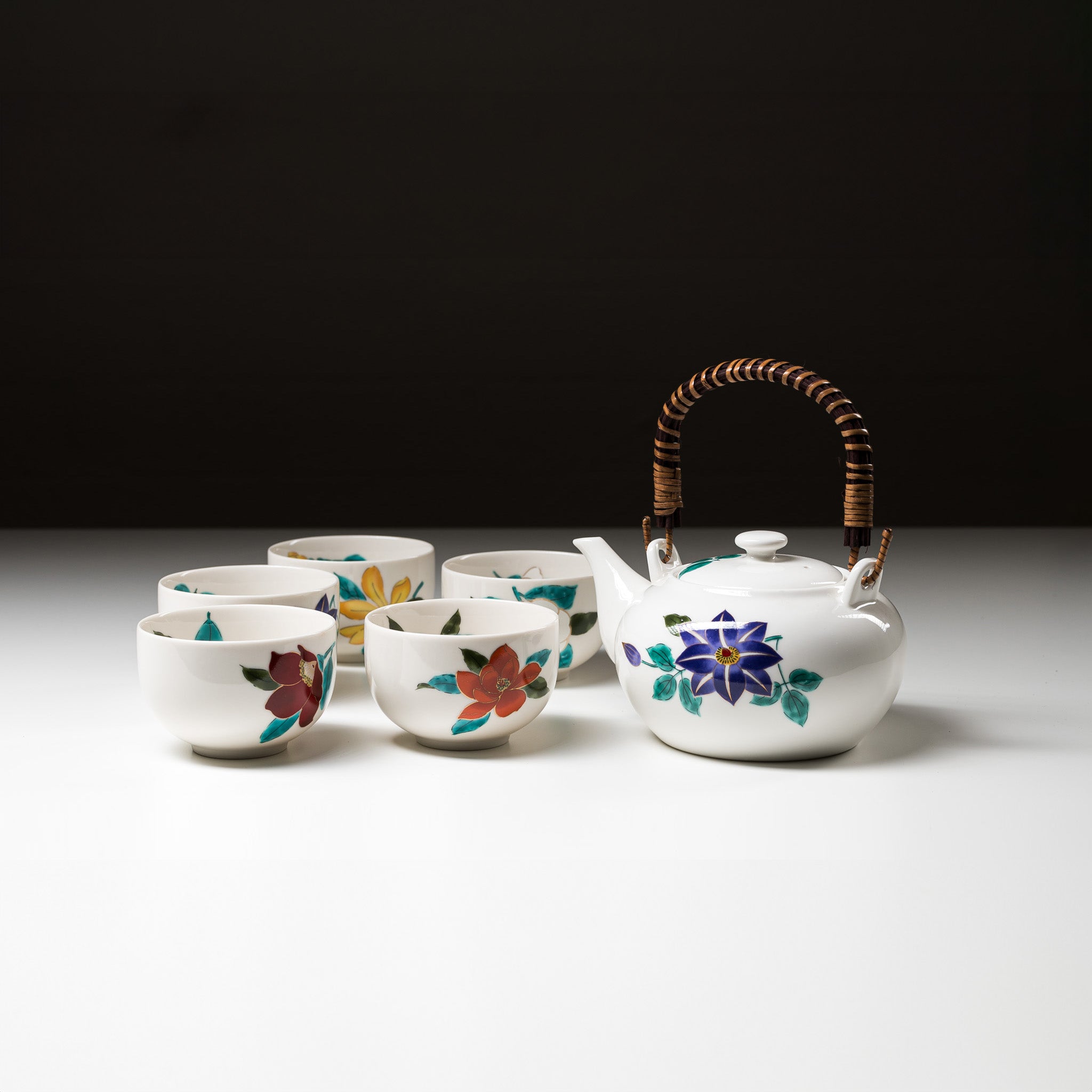Japanese Cherry Blossom Tea Set - 550ml Ceramic Teapot with Floral Design, Perfect for Matcha, Green Tea & Home Decor | Traditional Japanese Tea Ceremony Gift