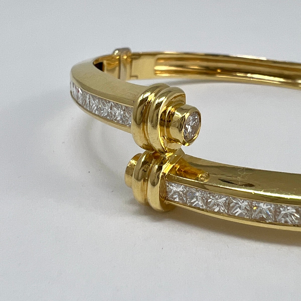 18K Gold Hinged Bracelet with 22 Princess Cut Diamonds - Elegant Jewelry Gift for Women, Anniversary & Special Occasions