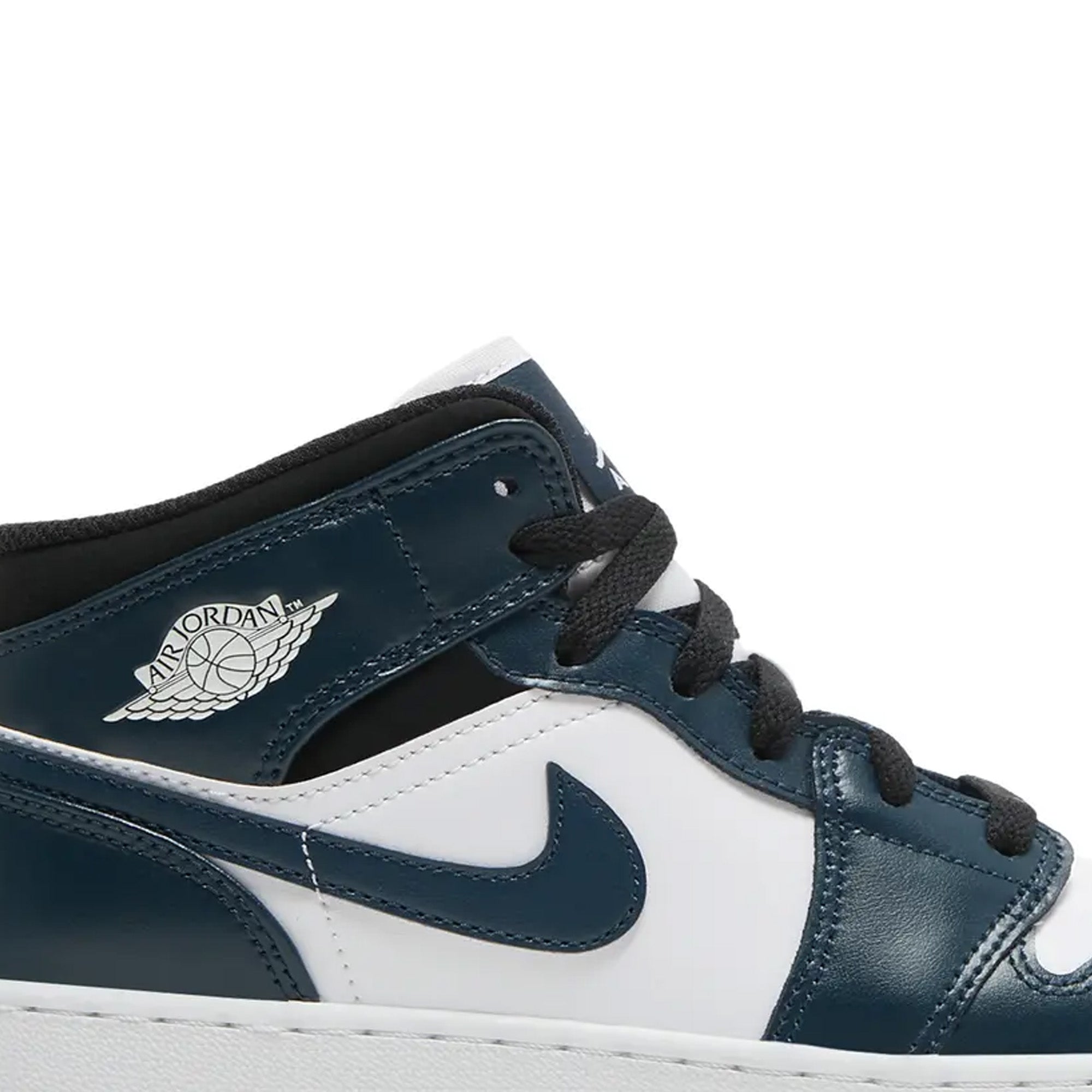 Air Jordan 1 Mid 'Armory Navy' GS Basketball Shoes for Kids - Stylish Sneakers for School, Sports & Casual Wear