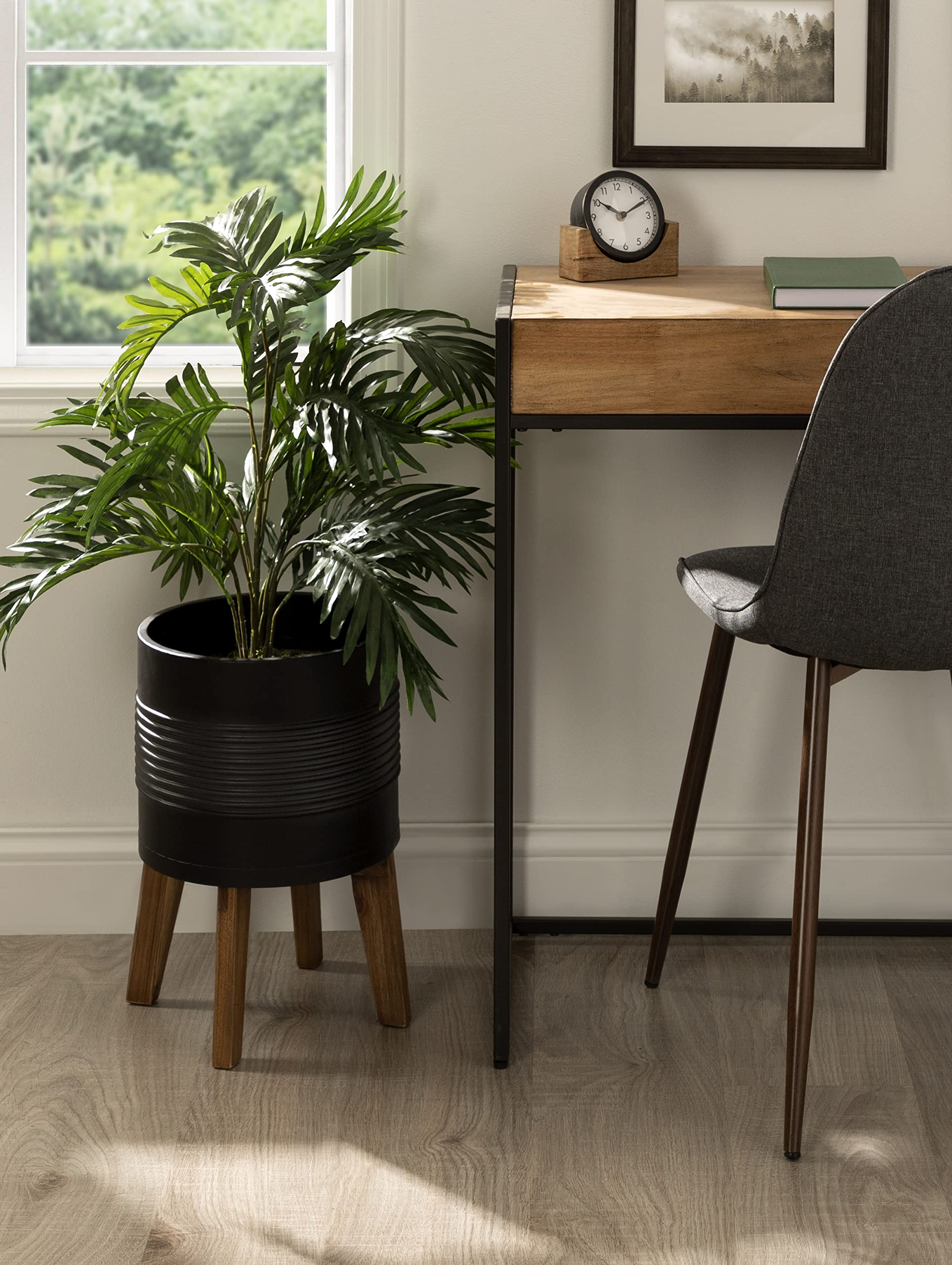 Kate & Laurel Gavri Farmhouse Freestanding Indoor Planter - 11.25
