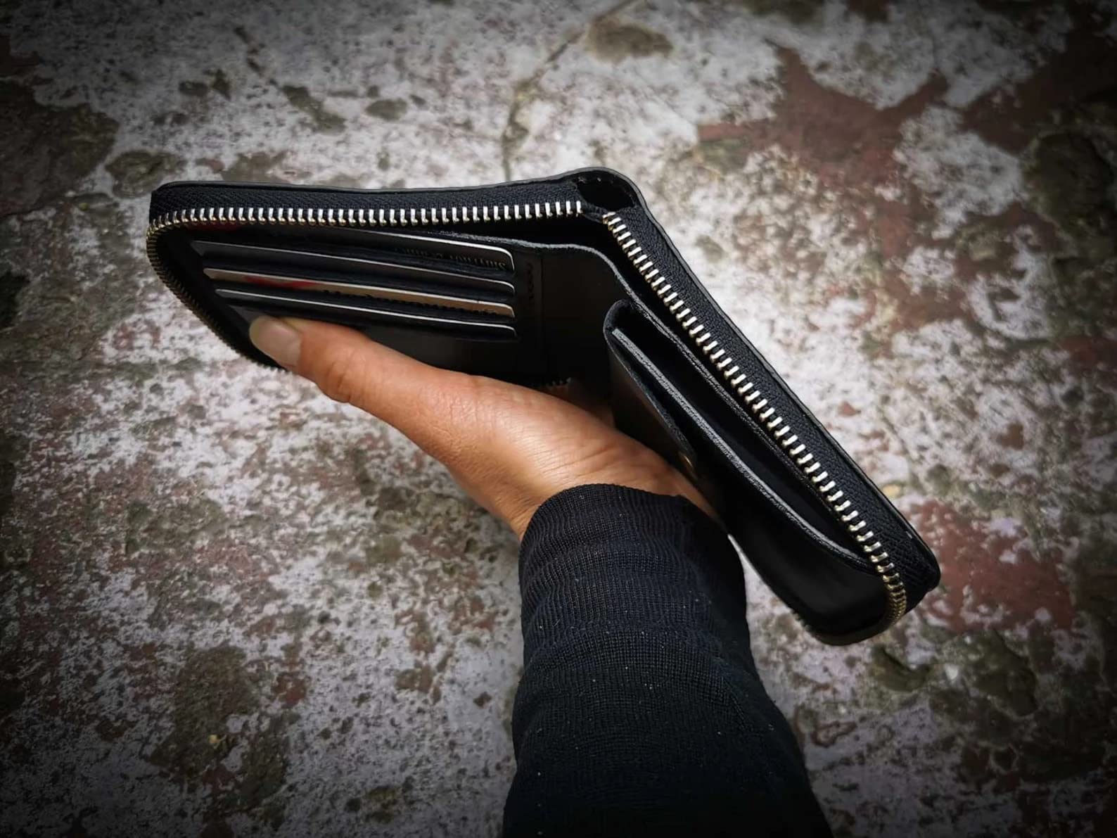 Handmade 3D Genuine Leather Skull Wallet for Men - Custom Carved & Tooled Bifold Wallet with Airbrush Art | Perfect Gift for Bikers, Rock Fans & Unique Style Lovers