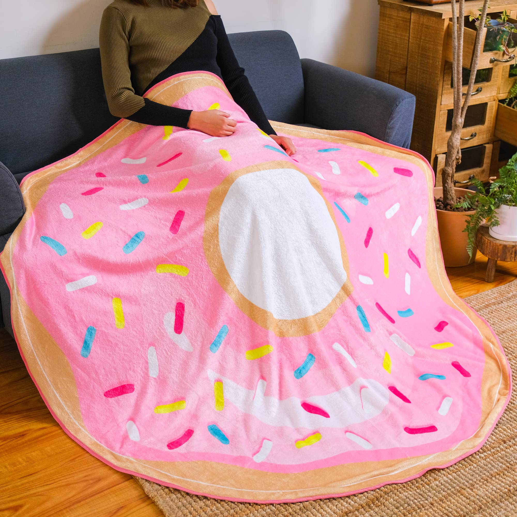 Longrich 3D Realistic Donut Print Blanket - Soft Flannel Throw Blanket for Bed, Couch & Sofa - 71x90 Inches Pink Party Sprinkle Design - Perfect for Home Decor, Gifts & Cozy Nights