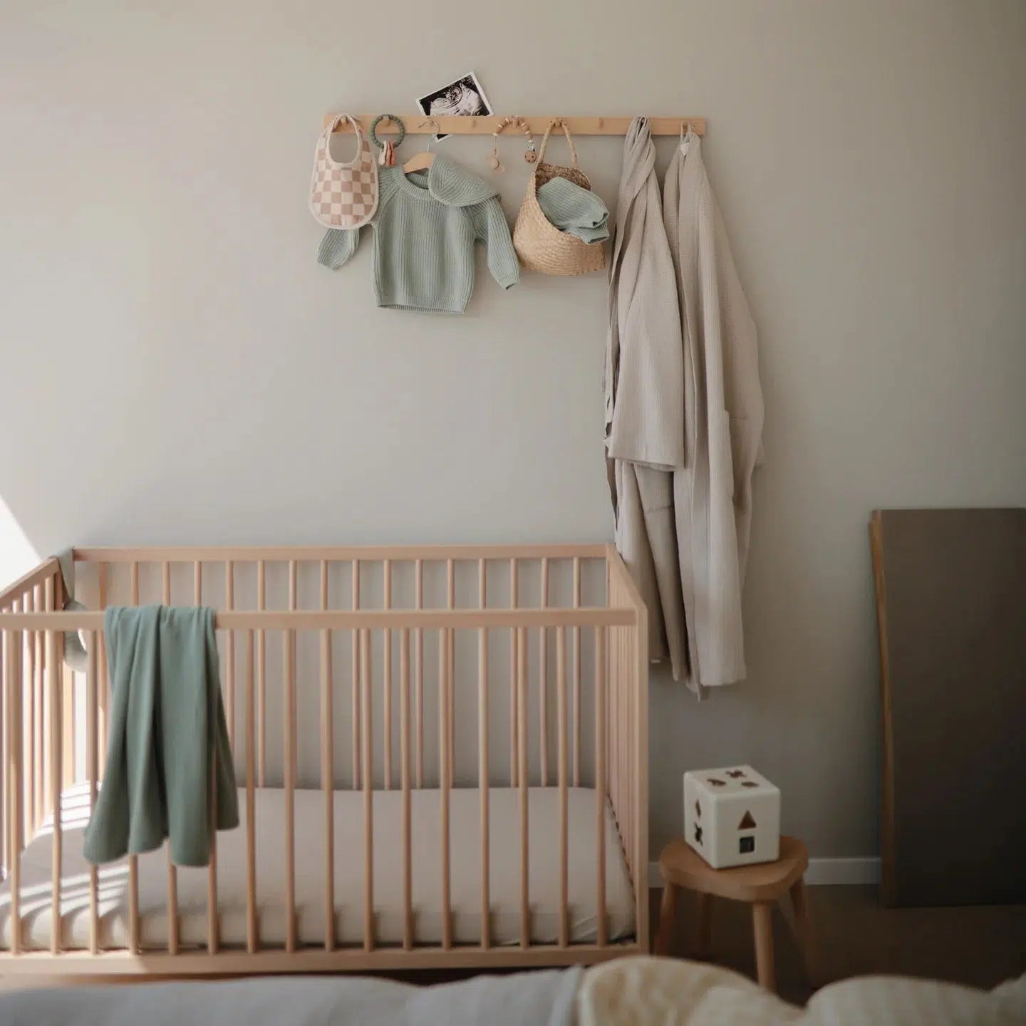 Mushie Organic Cotton Stretchy Crib Sheet - Soft Baby Crib Fitted Sheet - Fog Gray Nursery Bedding - Perfect for Safe & Comfortable Baby Sleep