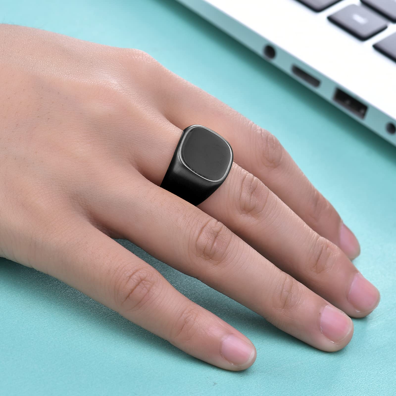VQYSKO Stainless Steel Signet Rings for Men & Women - Solid Polished Biker Ring in Silver, Gold & Black (Sizes 4-15) | Perfect Gift for Dad, Boyfriend & Loved Ones | Ideal for Weddings, Parties & Everyday Fashion Accessories