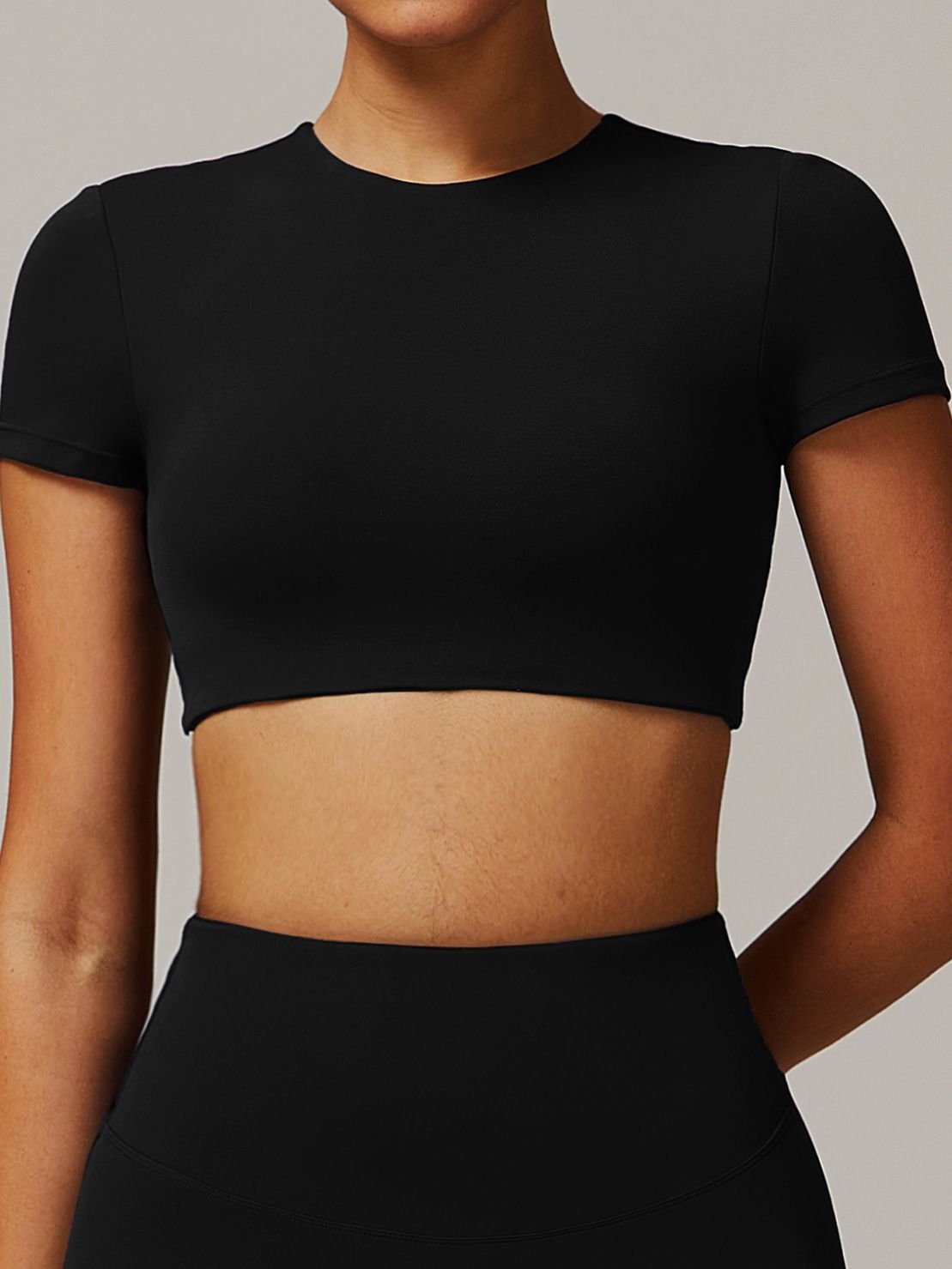 ZASUWA Women's Solid Color Backless Crop Top with Built-in Pads - Short Sleeve Casual Shirt for Summer, Beach, and Party Wear