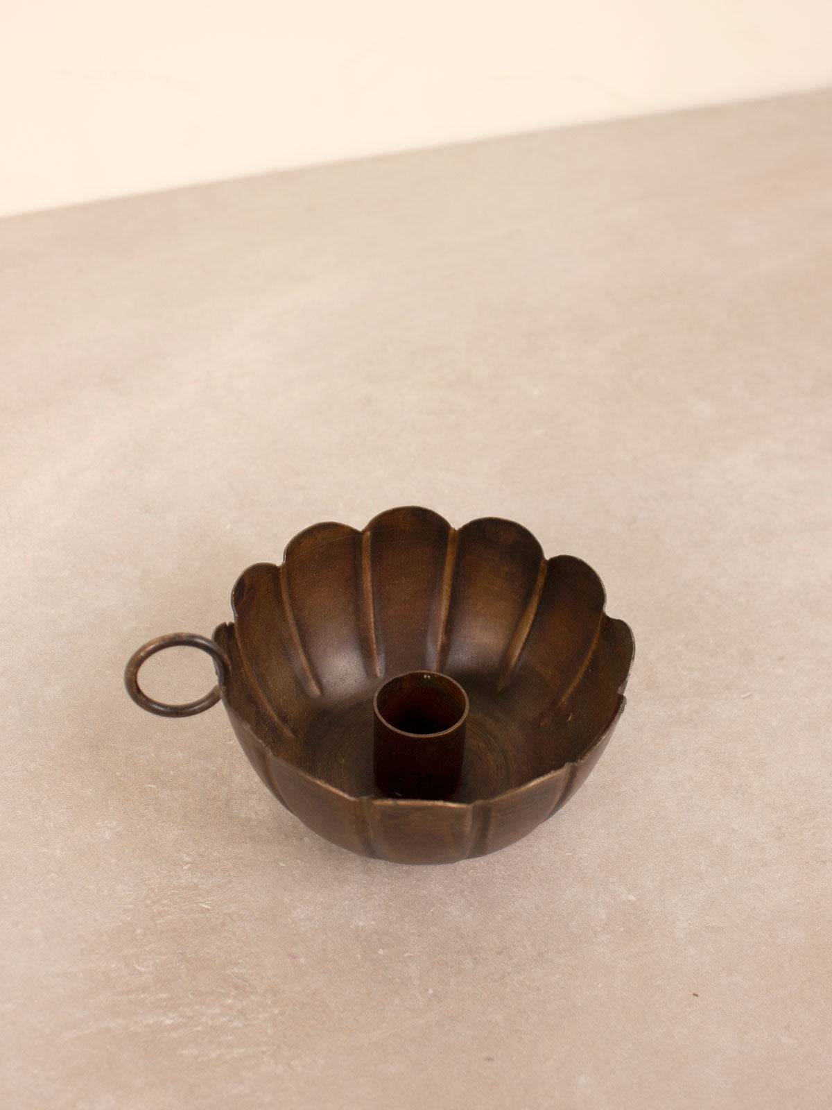 Elegant Scallop Candle Holder - Decorative Home Decor for Dining Table, Wedding Centerpiece & Romantic Ambiance