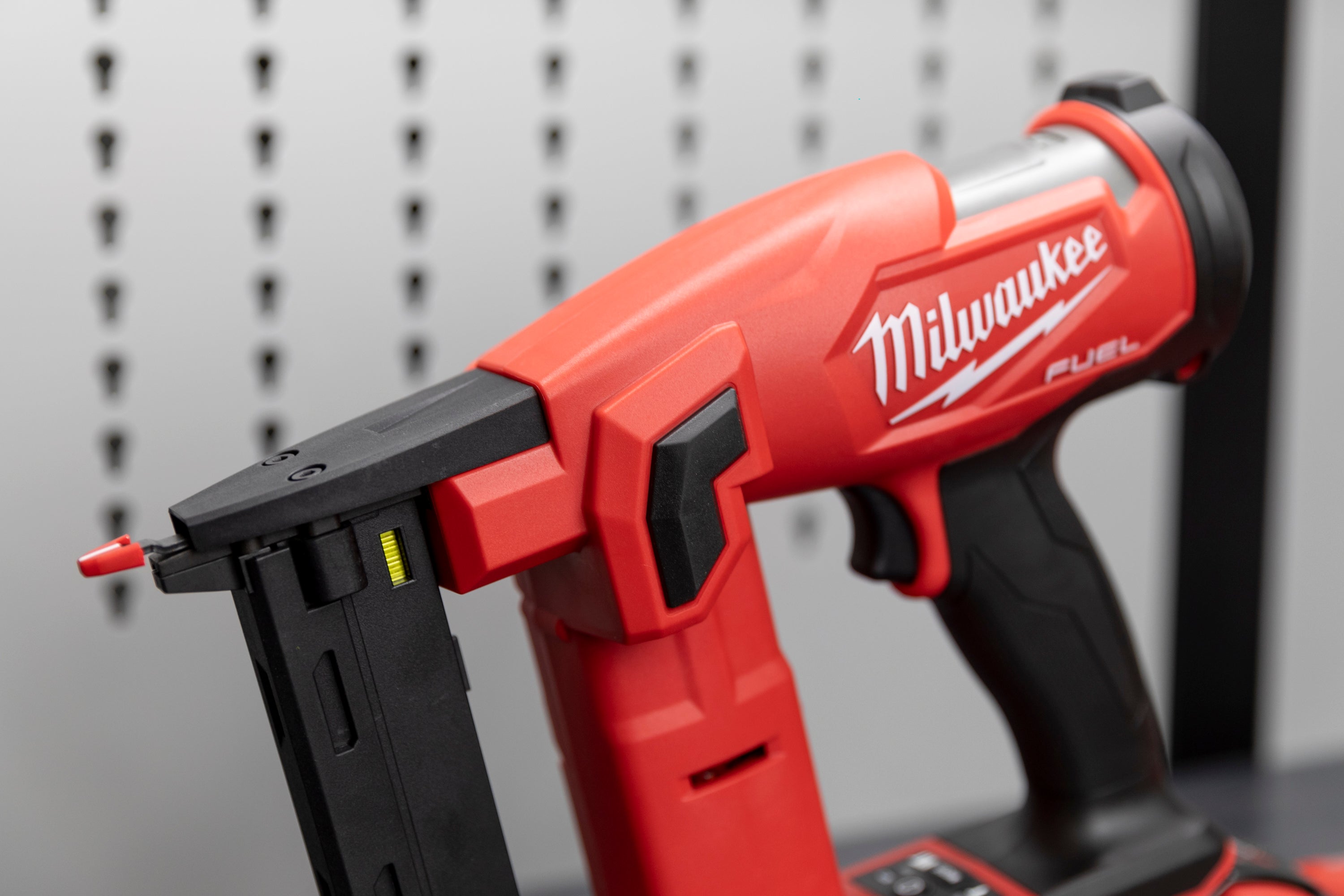 Milwaukee M18 FUEL 18GA 1/4