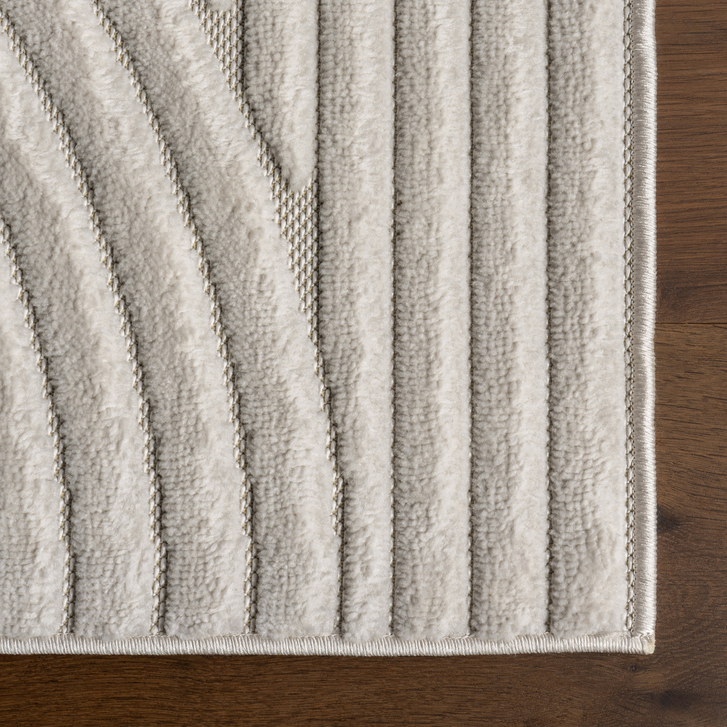 Tana Geometric Indoor/Outdoor Area Rug in Cream - Perfect for Living Room, Patio & Bedroom Decor