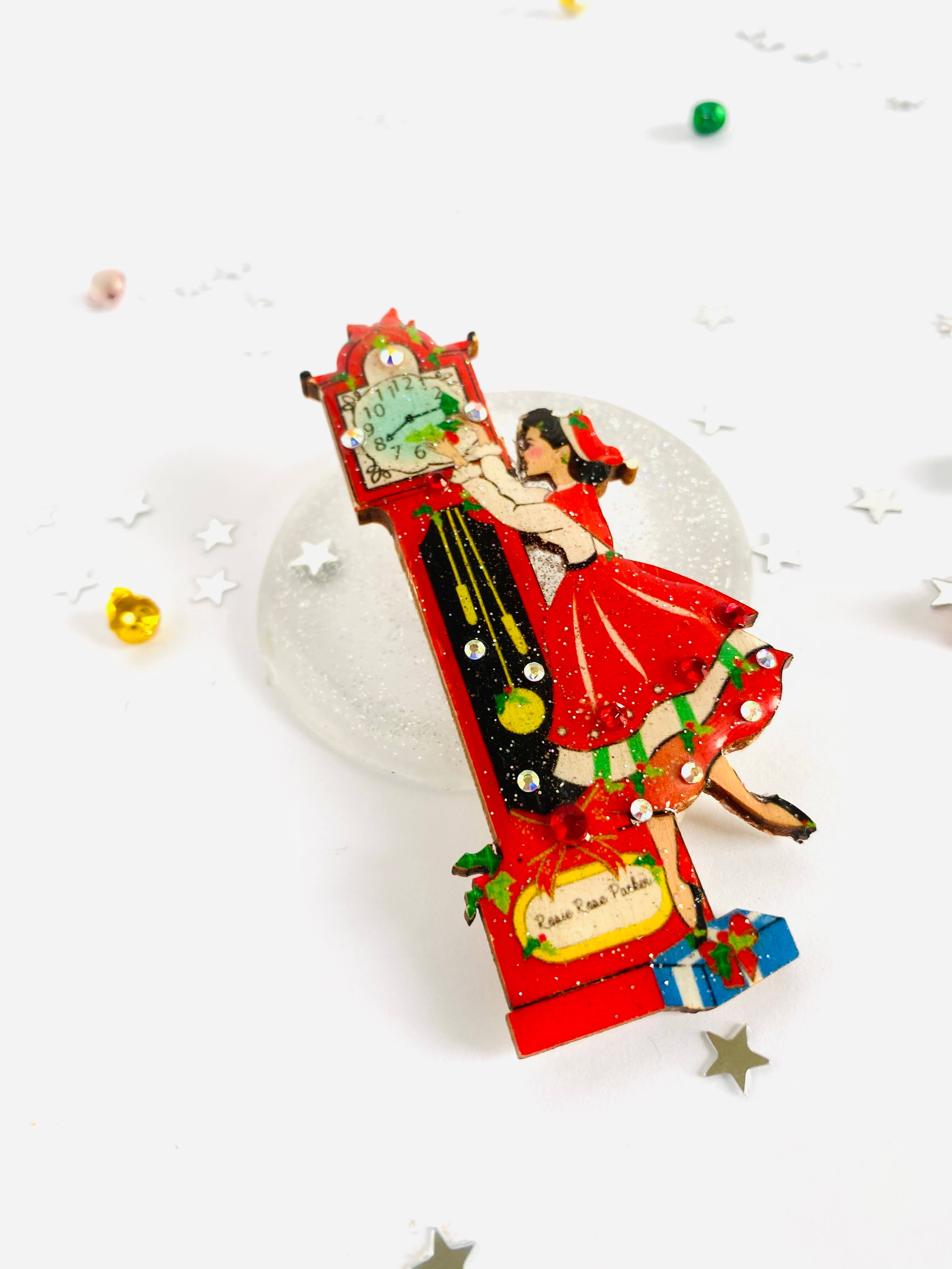 Vintage Christmas Eve Grandfather Clock Brooch - Elegant Holiday Jewelry for Women | Perfect for Christmas Parties, Gift Giving & Festive Outfits