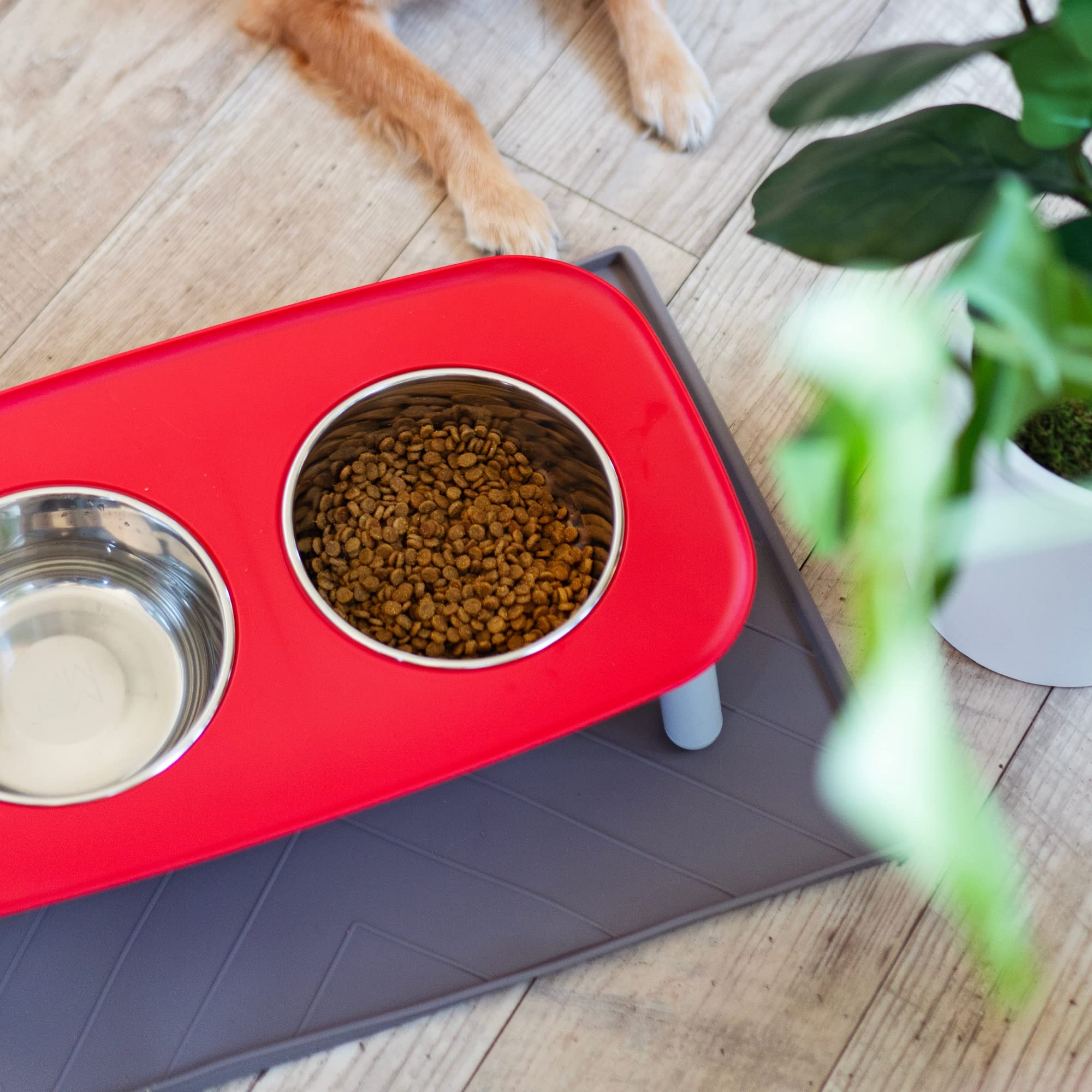 **Non-Slip Silicone Dog Bowl Mat with Raised Edge & Metal Rod Reinforcement | Spill-Proof Pet Feeding Mat for Dogs & Cats | Large 24” x 16” Dark Grey | Perfect for Messy Eaters & Easy Cleanup**