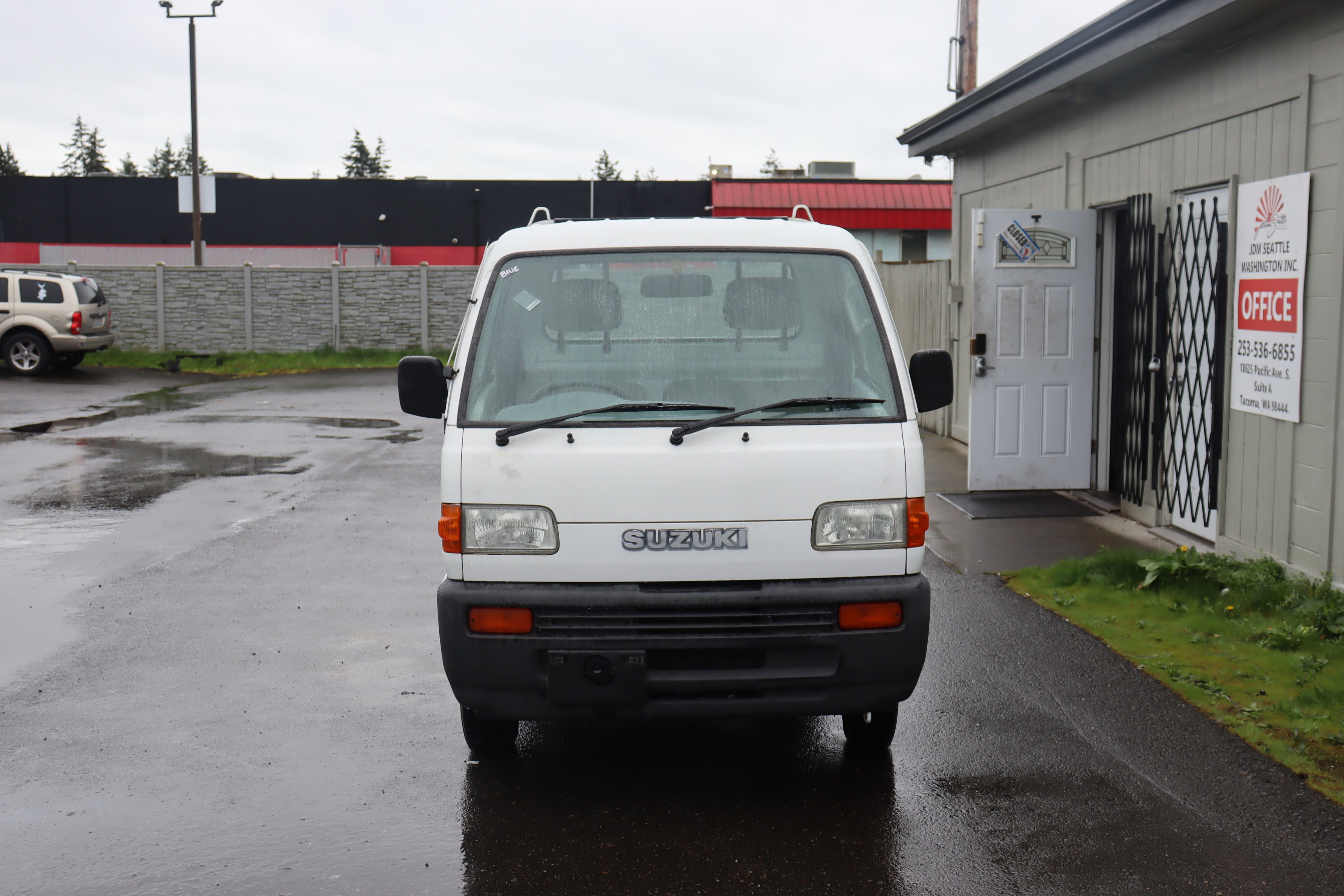 1998 Suzuki Carry Kei Truck JDM V DD51T 4WD Mini Pickup - Perfect for Urban Delivery, Off-Road Adventures & Vintage Car Collectors