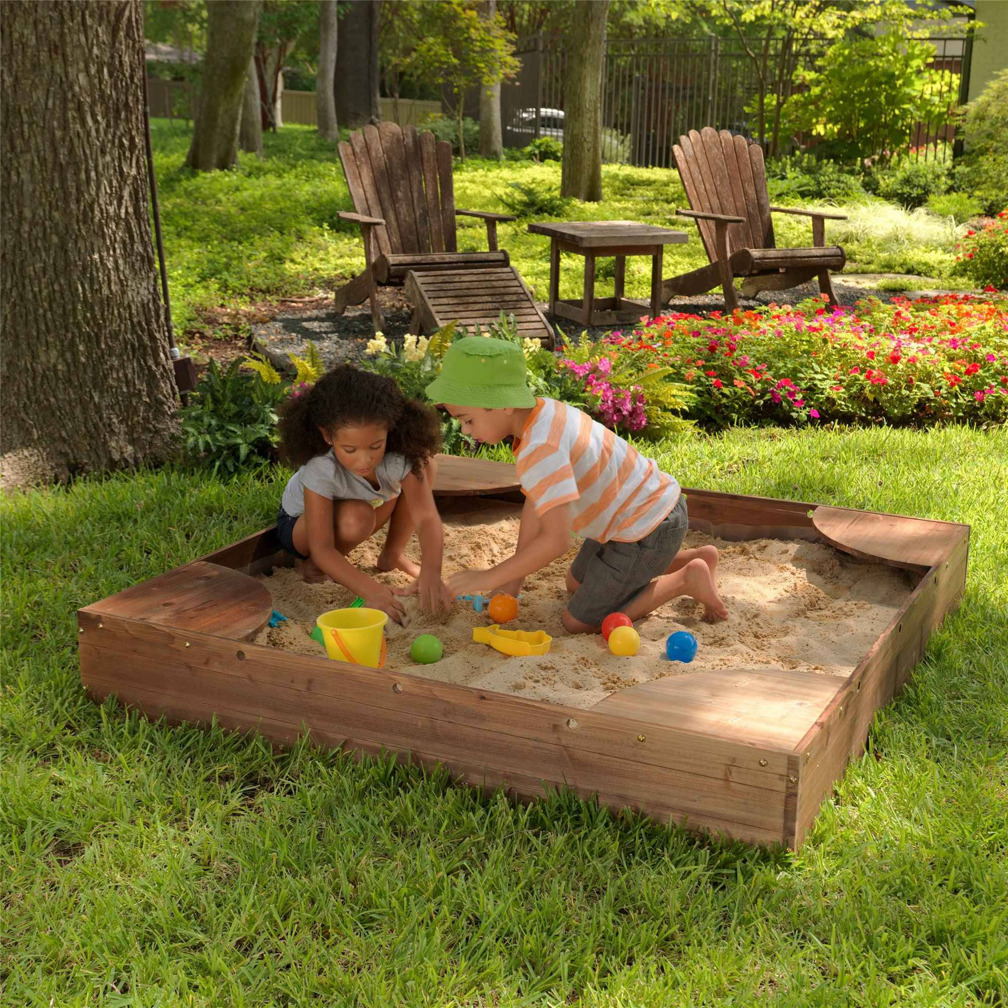 KidKraft Backyard Sandbox with Cover - Natural Wood Outdoor Sandbox for Kids, Sand Play Toy for Toddlers & Children - Perfect for Backyard, Garden, or Playground Fun