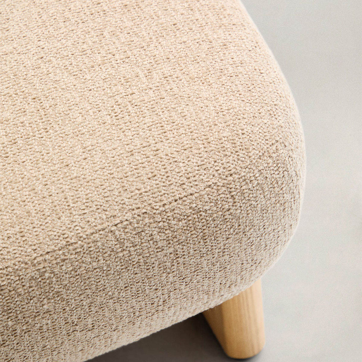 Kave Home Cabana Footrest Ottoman - Soft and Stylish Pouf for Living Room, Bedroom, or Nursery - Perfect for Extra Seating, Foot Support, and Home Decor