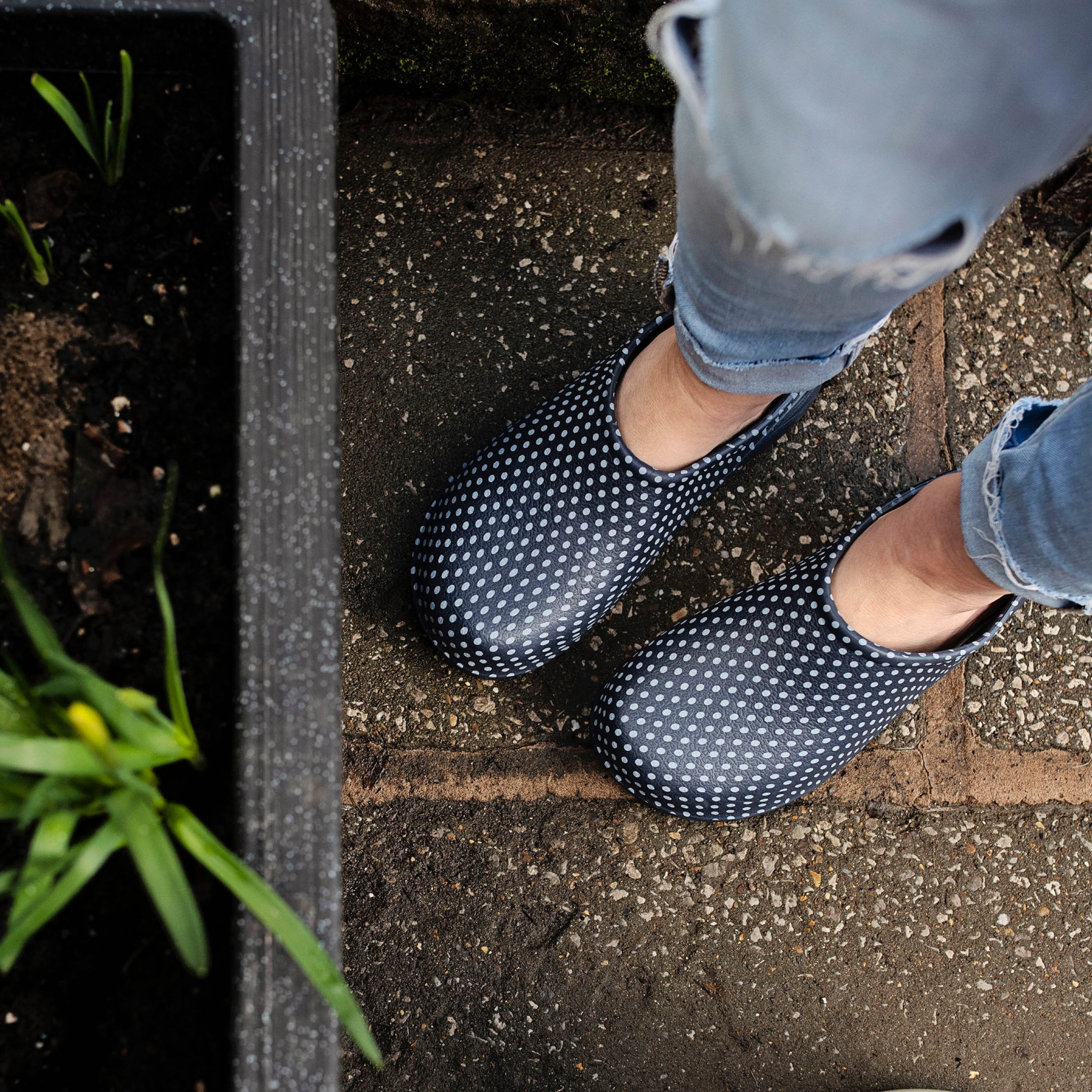 Women's Lorton Garden & Work Clogs - Comfortable Slip-Resistant Shoes for Gardening, Farming & Outdoor Work - Perfect for Yard Work, Landscaping & Wet Conditions