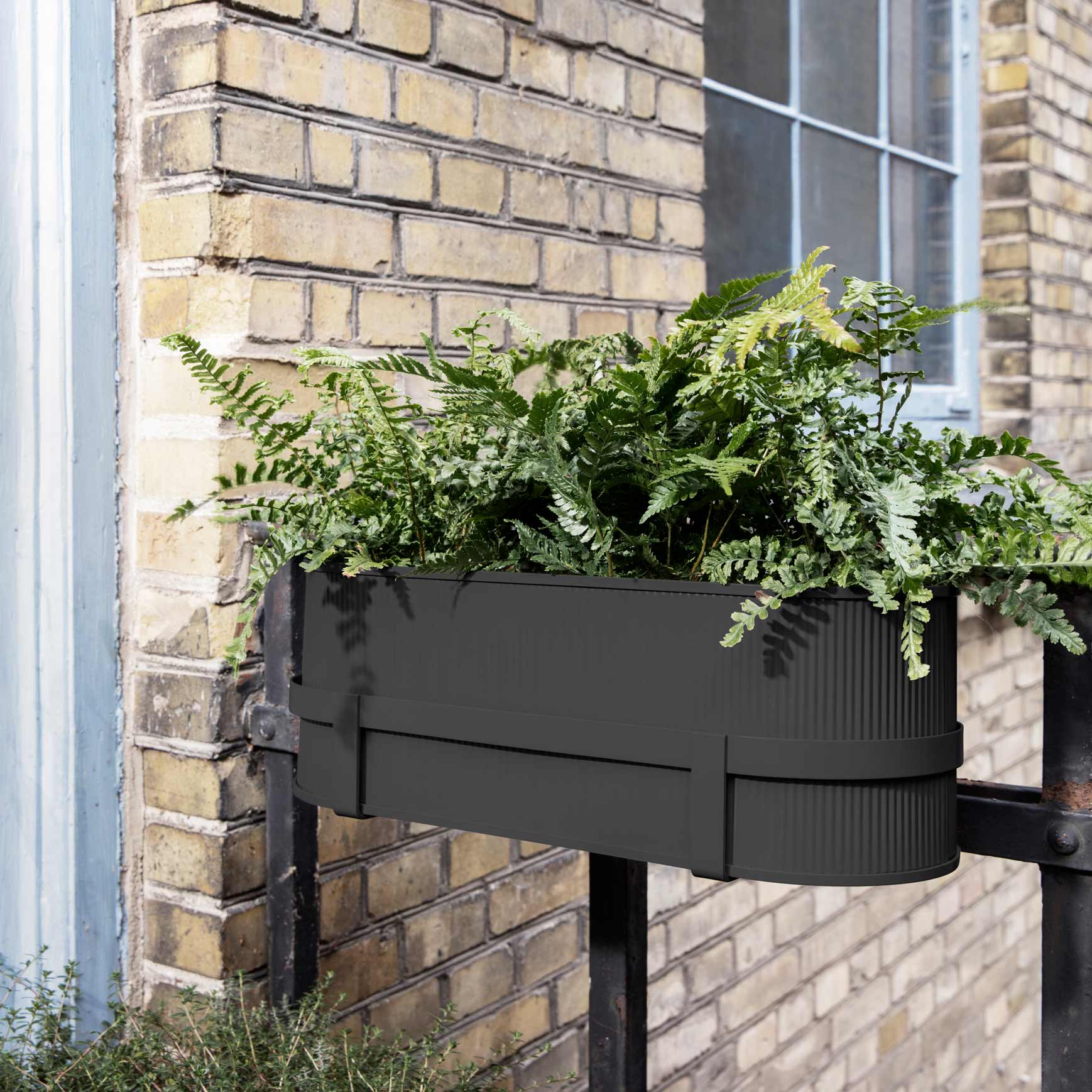 FERM LIVING Bau Balcony Flower Box - Black Planter Box for Outdoor Plants, Balcony Garden Decor, Hanging Flower Pot for Herbs, Succulents & Flowers - Perfect for Patio, Terrace & Urban Gardening