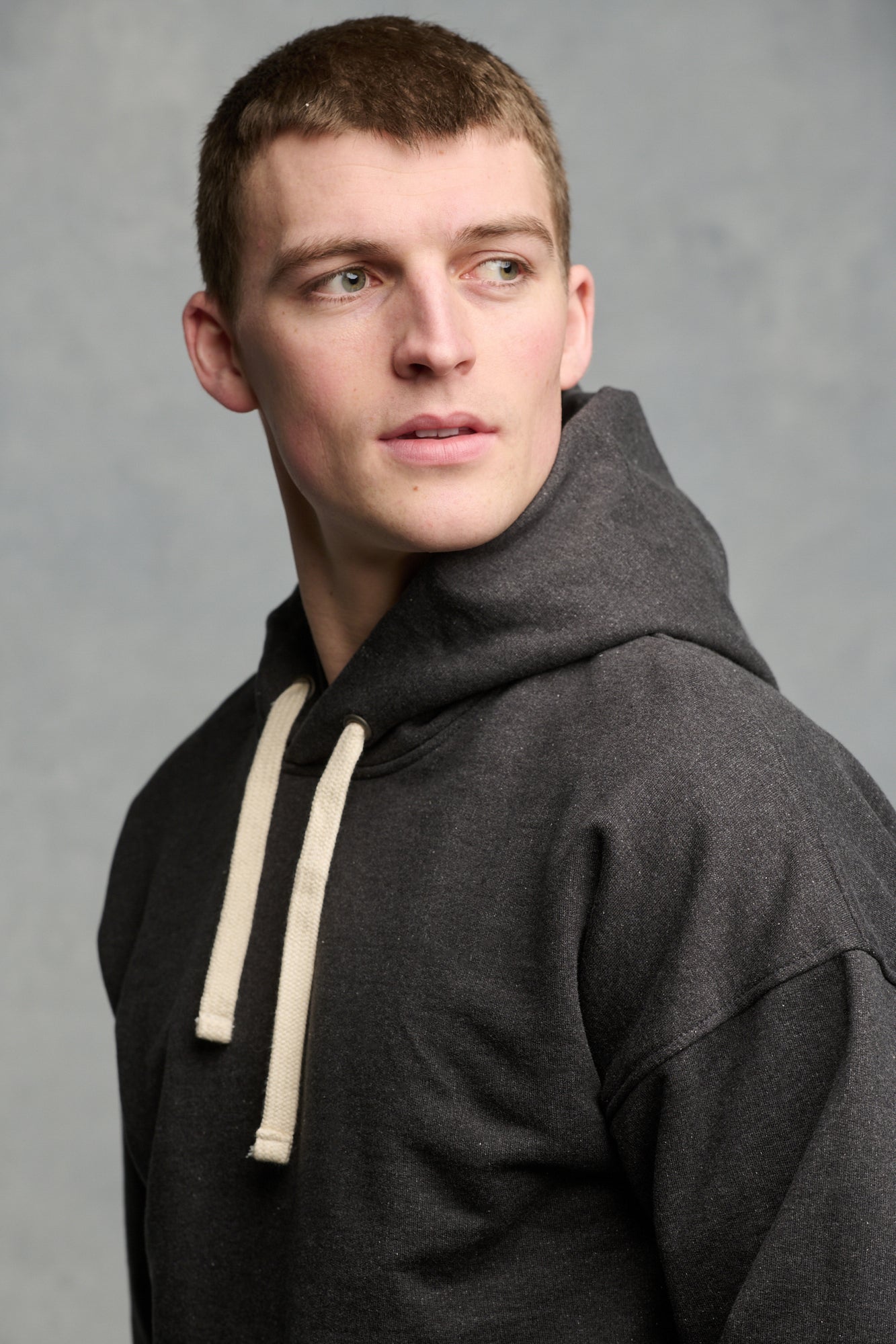 Heritage Men's Hooded Sweatshirt - Charcoal Gray Pullover for Casual Wear & Outdoor Activities