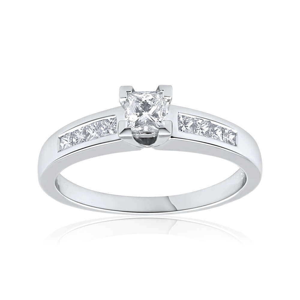 18K White Gold Diamond Ring with 0.55 Carats - Elegant Engagement & Wedding Jewelry for Women