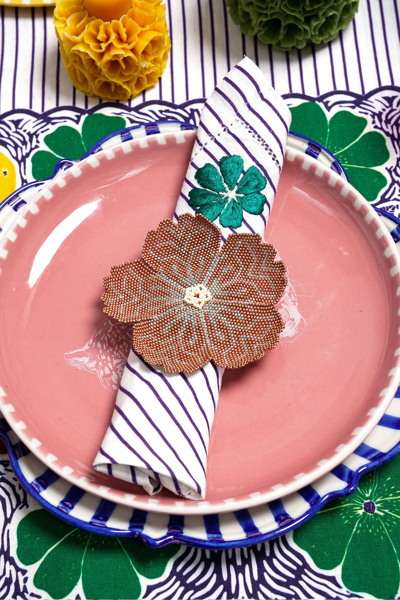 Elegant Beaded Flower Napkin Rings Set of 2 - Handcrafted Table Decor for Weddings, Parties & Fine Dining
