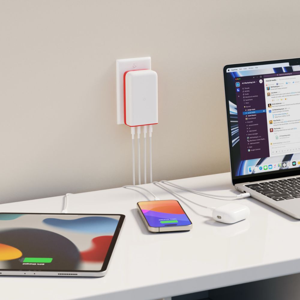 Twelve South PlugBug with Find My - Compact Travel Charger for iPhone & MacBook | Fast Charging, Portable Power Adapter | Perfect for Travel, Office & Home Use