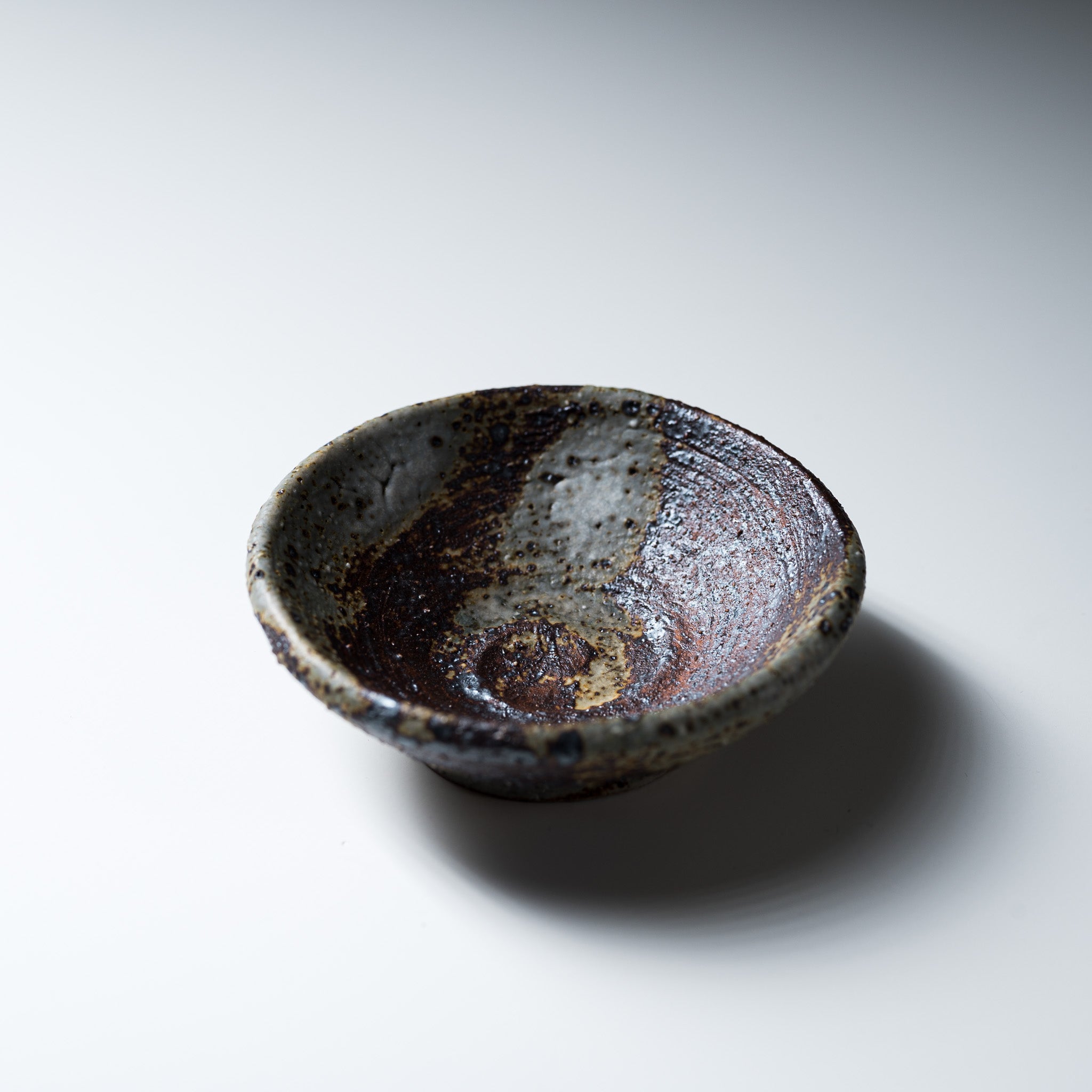 NINSHU Small Ceramic Dish - Elegant Japanese Sakigake Design for Sushi, Soy Sauce, or Condiments | Perfect for Home Dining & Restaurant Use