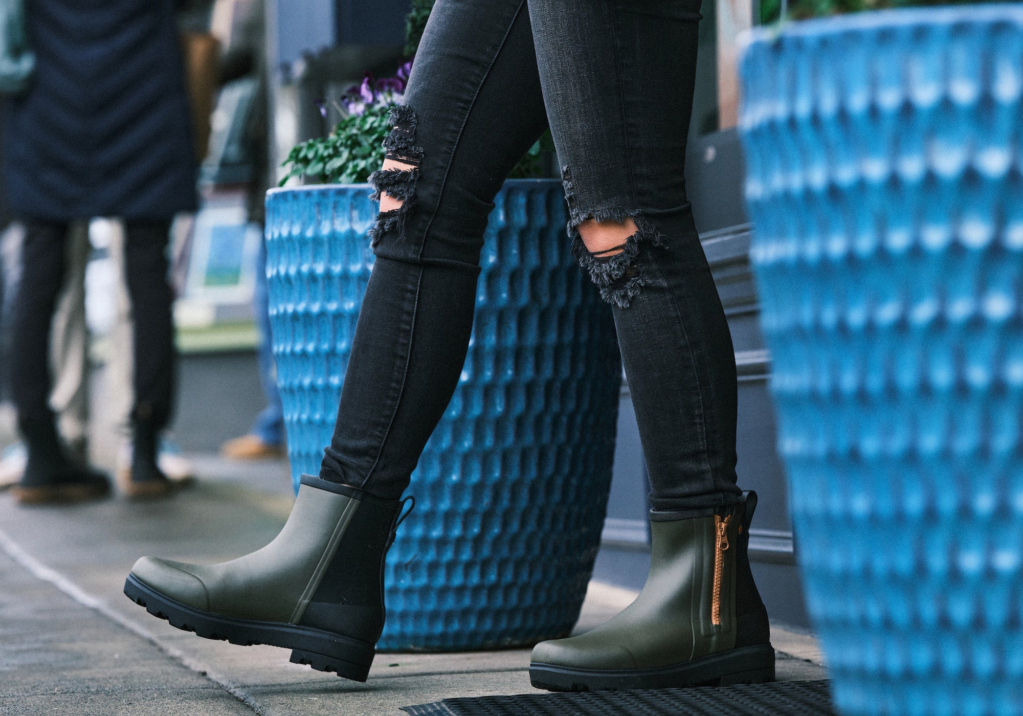 Bogs Women's Comfortable Holly Rain Zip Waterproof Boots - Casual Winter & Rainy Day Footwear for Outdoor Activities & Walking