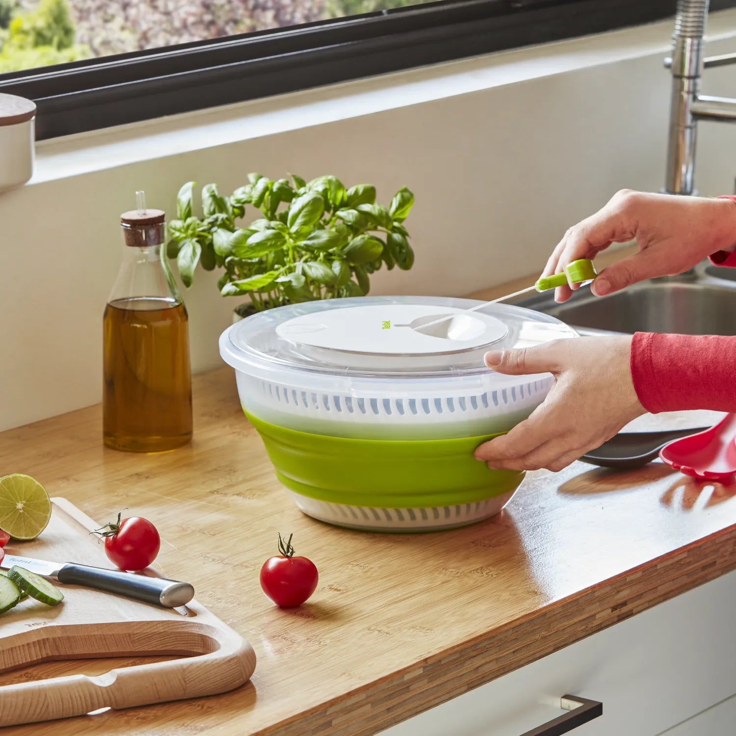 Tefal K2520155 Collapsible Salad Spinner 4L - Space Saving Kitchen Gadget for Fresh Greens, Herbs & Vegetables | Perfect for Meal Prep, Healthy Eating & Small Kitchens