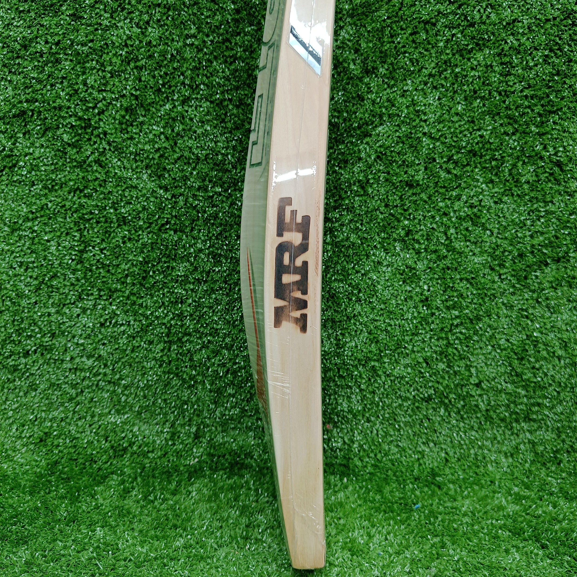 MRF Warrior Hero Cricket Bat - Premium English Willow Cricket Bat for Professional & Amateur Players - Perfect for Matches, Practice & Training Sessions