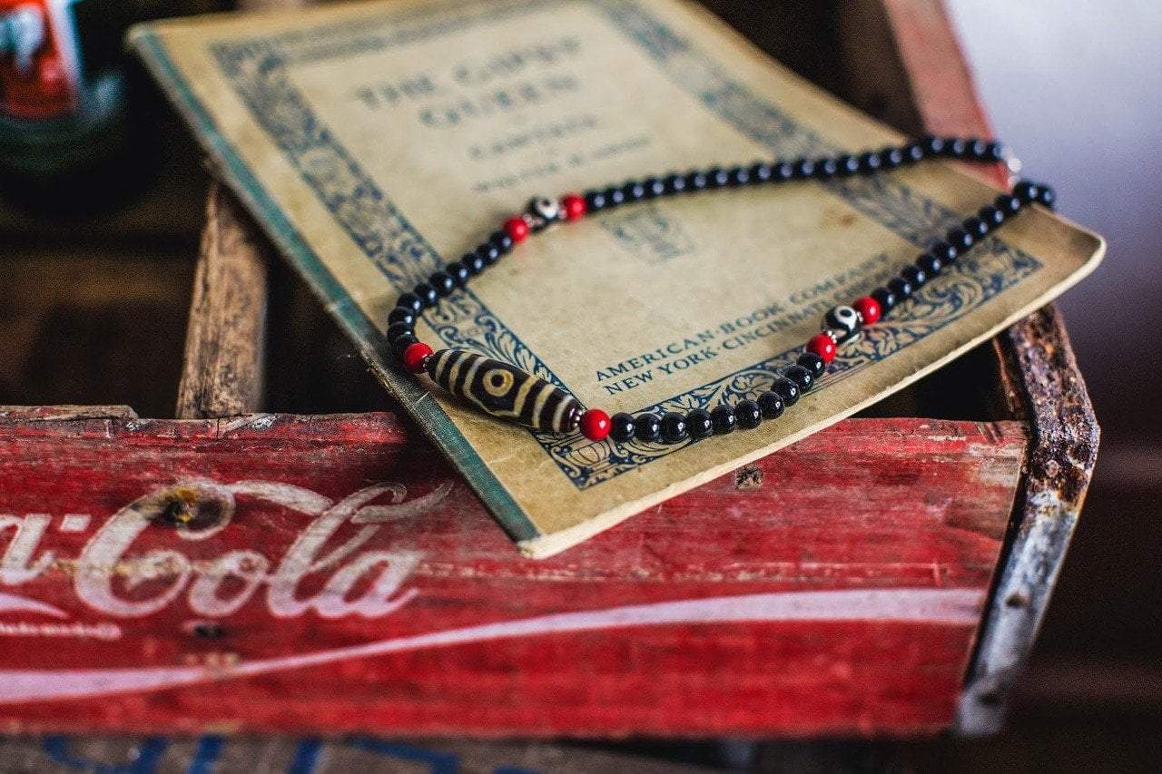 Natural Agate Dzi Bead & Genuine Coral Necklace for Women - Tibetan Buddhist Jewelry for Meditation, Spiritual Protection & Fashion Accessory