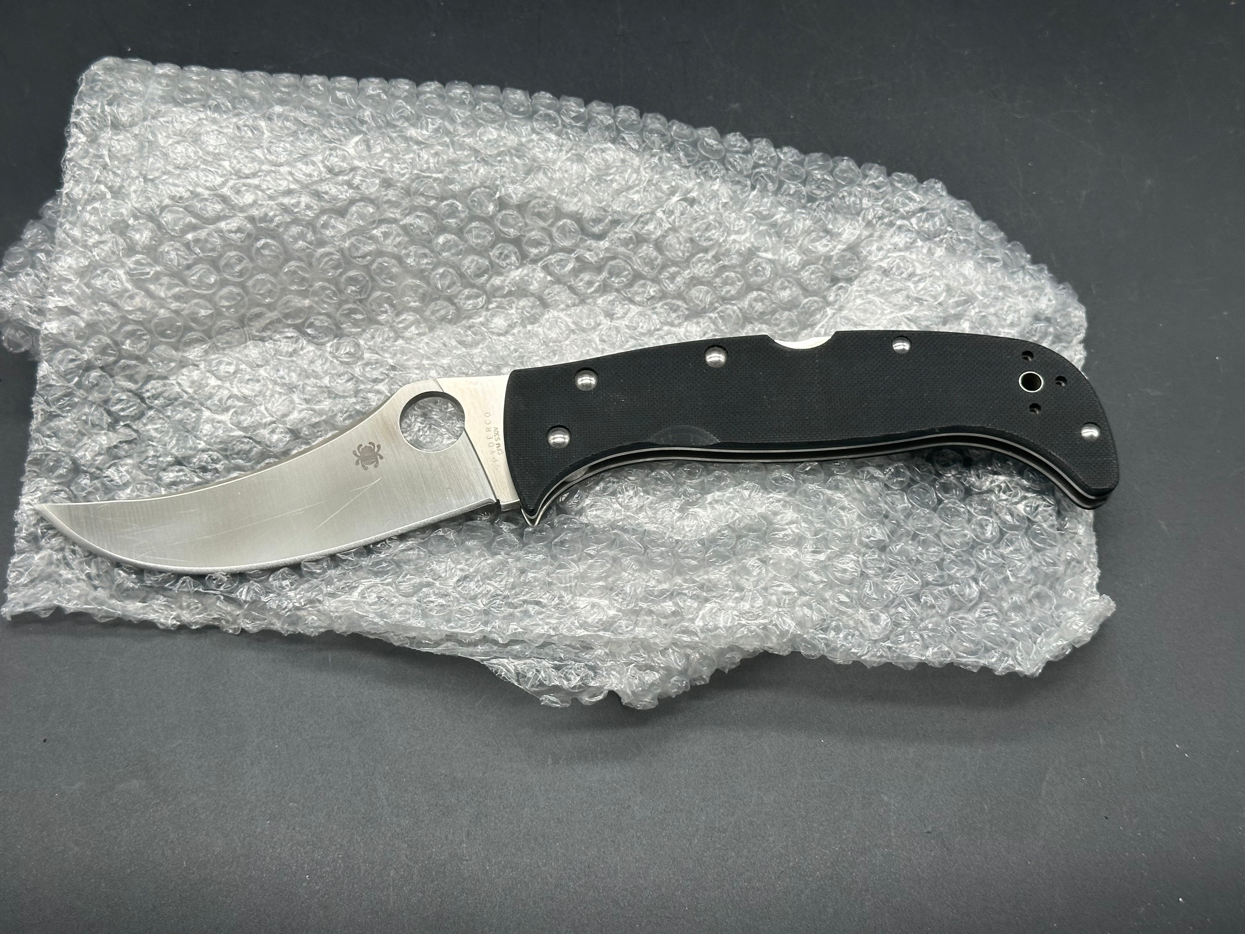 Spyderco James Keating Chinook 4 Lockback Folding Knife - Black G-10 Handle, 3.8
