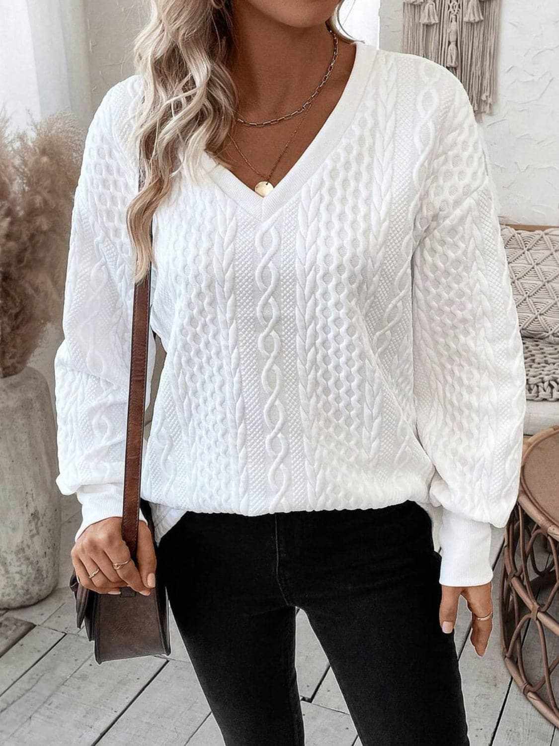 Stylish Women's Casual V-Neck Long Sleeve T-Shirt - Comfortable Everyday Wear for Work & Outings