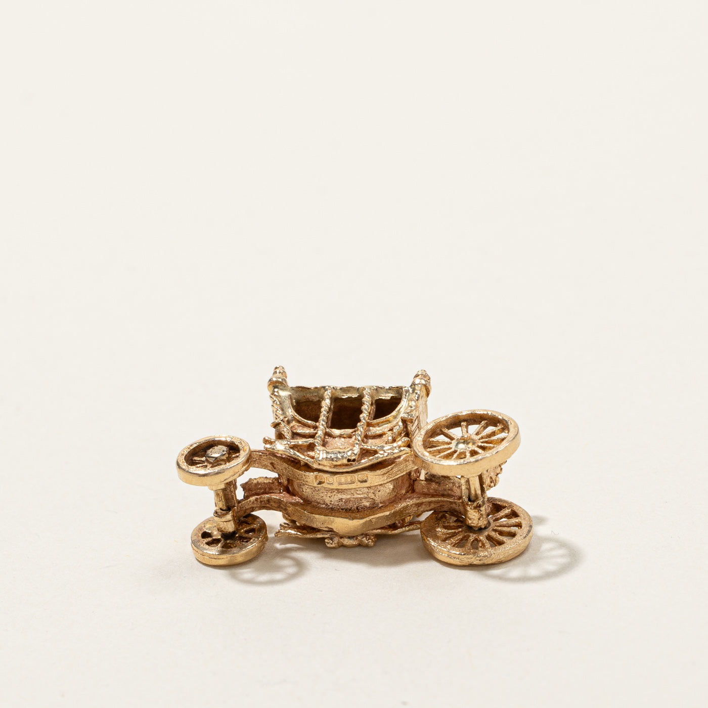 Vintage 1976 London 9k Gold Four-Wheel Carriage Charm Pendant - Perfect for Jewelry Making, Gift Giving & Collectible Charms