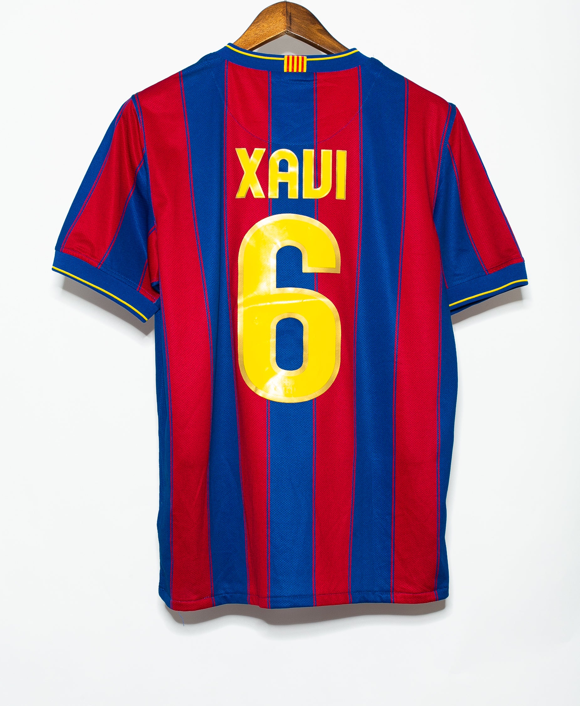 2009 FC Barcelona Home Jersey #6 Xavi (M) - Authentic Soccer Shirt for Fans & Collectors - Perfect for Matches, Gifts & Memorabilia