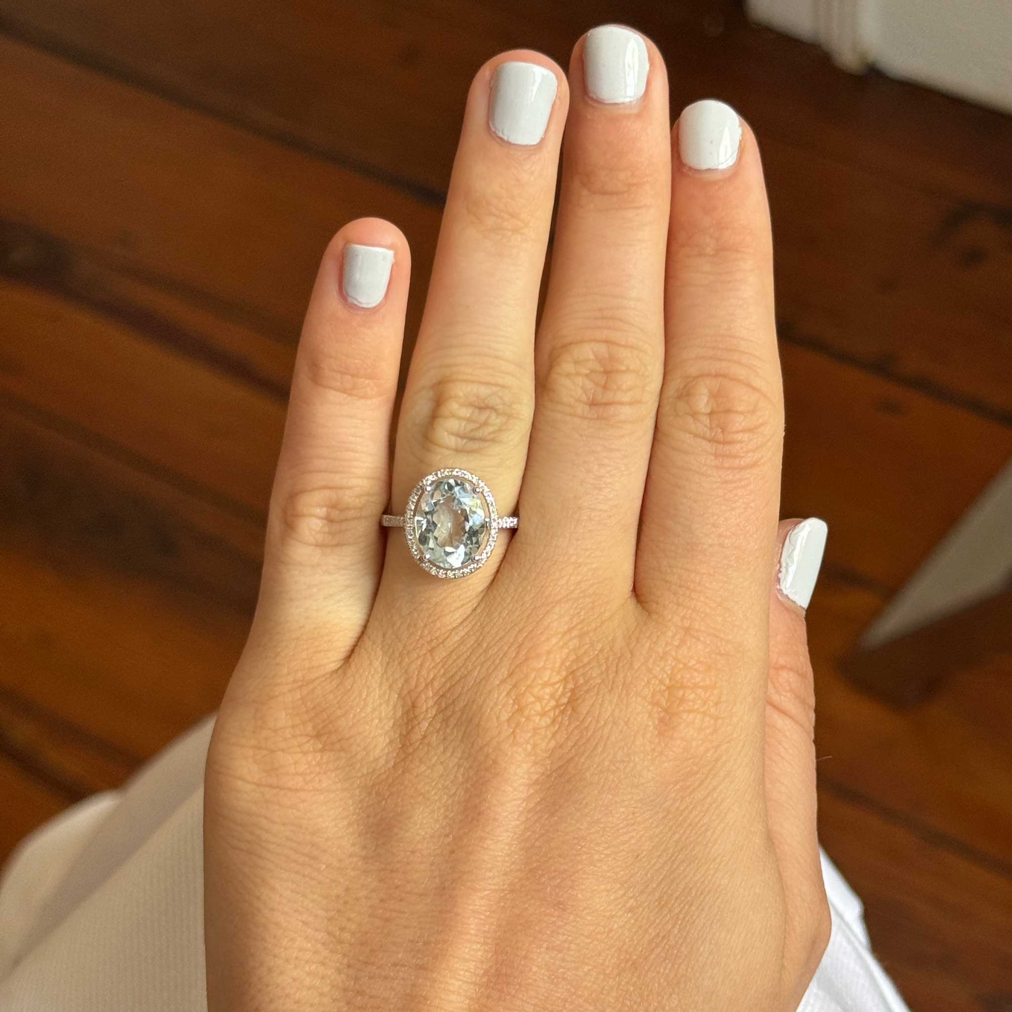 4.26ct Oval Aquamarine & Diamond Halo 14K White Gold Engagement Ring for Women - Perfect for Weddings, Anniversaries & Special Occasions