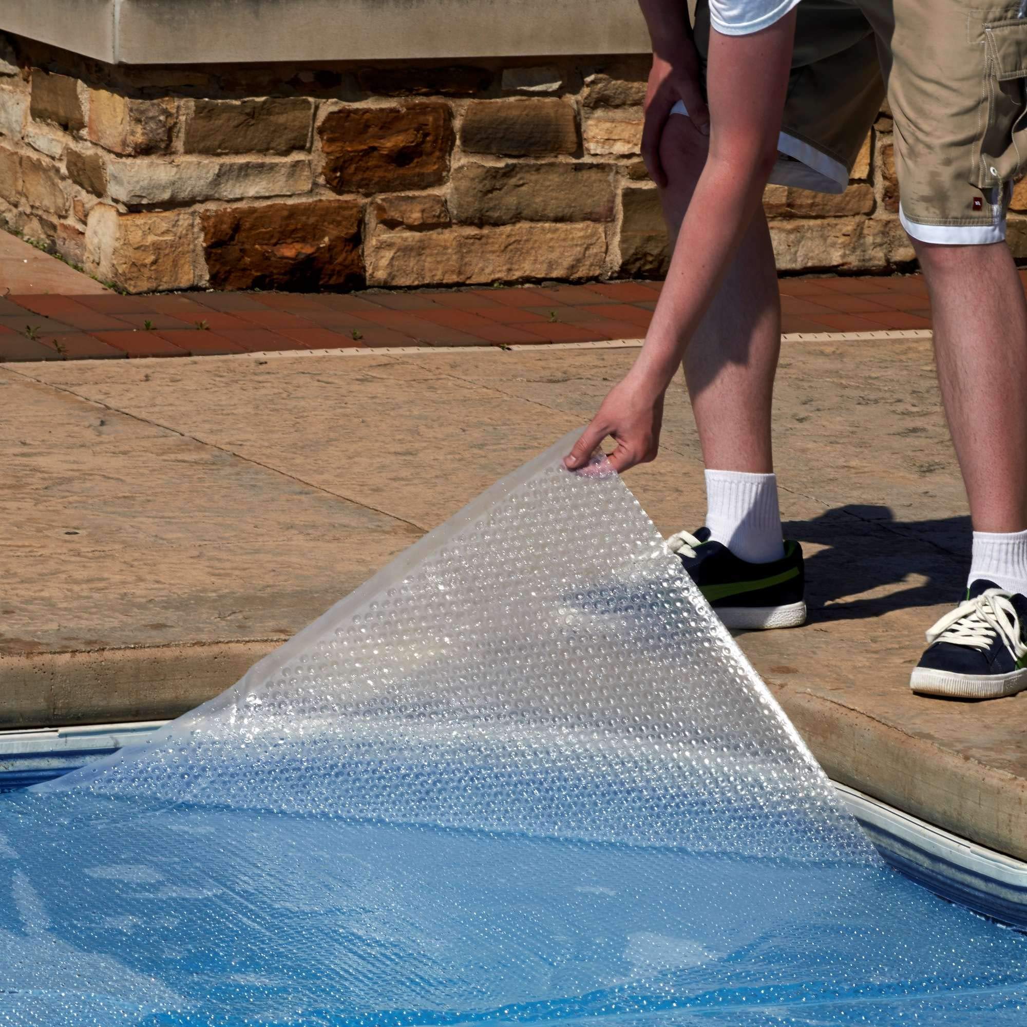 Blue Wave NS489 12-mil Solar Blanket for Round Above-Ground Pools, 30-Foot Diameter, Clear - Keep Your Pool Warm & Reduce Evaporation | Perfect for Summer Swimming & Energy Savings