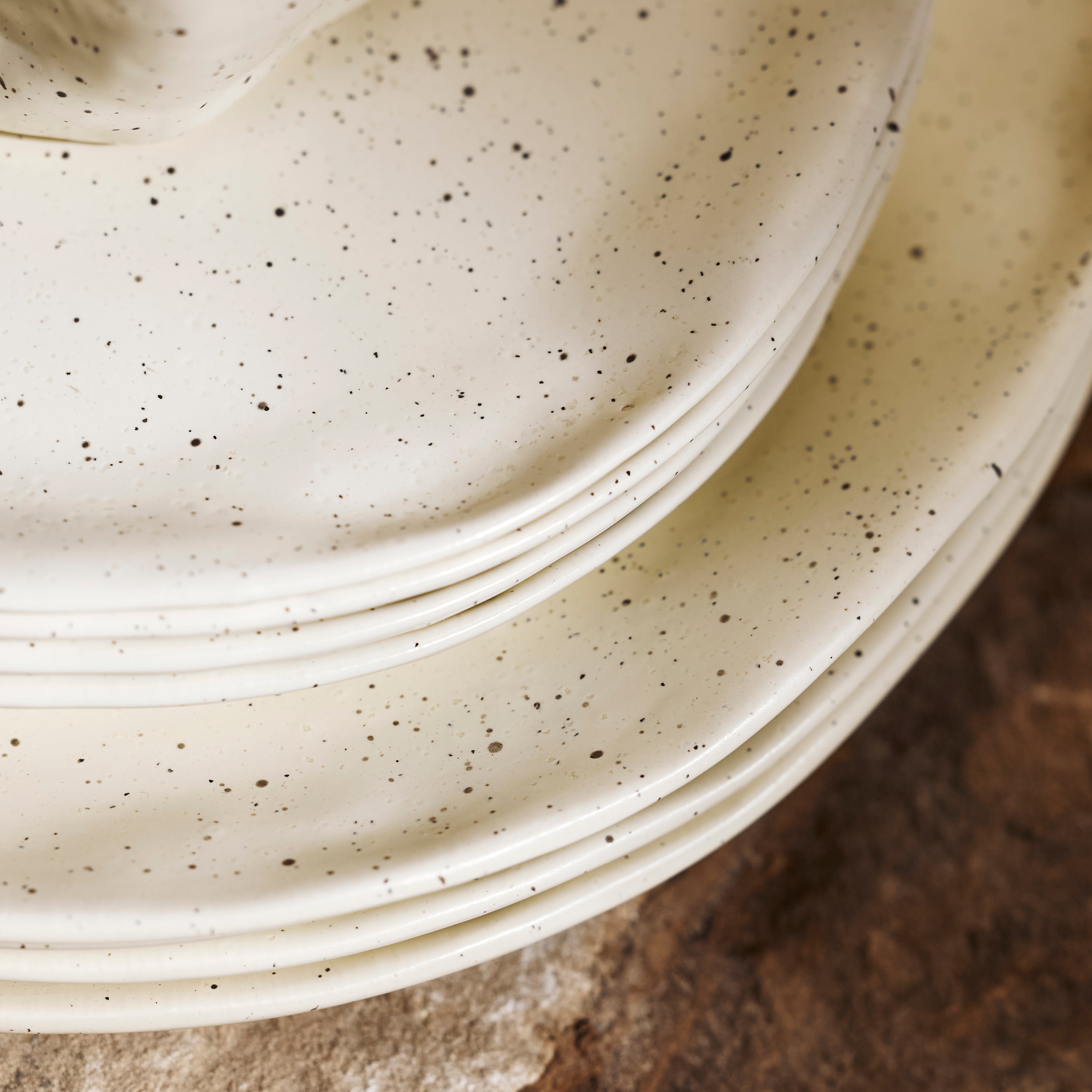 Atik Stoneware Dinnerware Set - Cream Speckled Ceramic Plates & Bowls for Everyday Dining, Dinner Parties & Home Decor