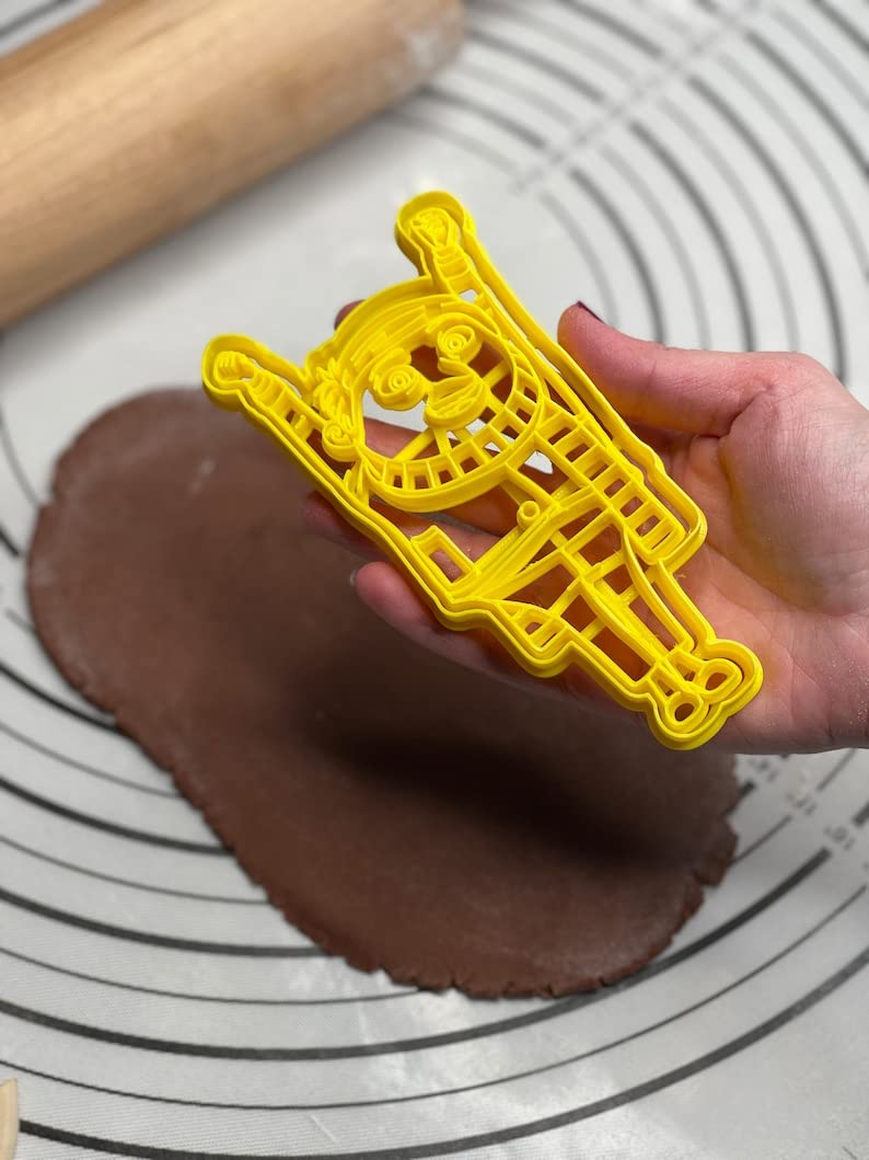 High-Quality Set of 5 Minions Cookie Cutters - Gru, Kevin, Stuart & Otto - 3D Kitchen Art Baking Molds | Perfect for Kids Birthday Parties, Movie-Themed Desserts & DIY Cookie Decorating