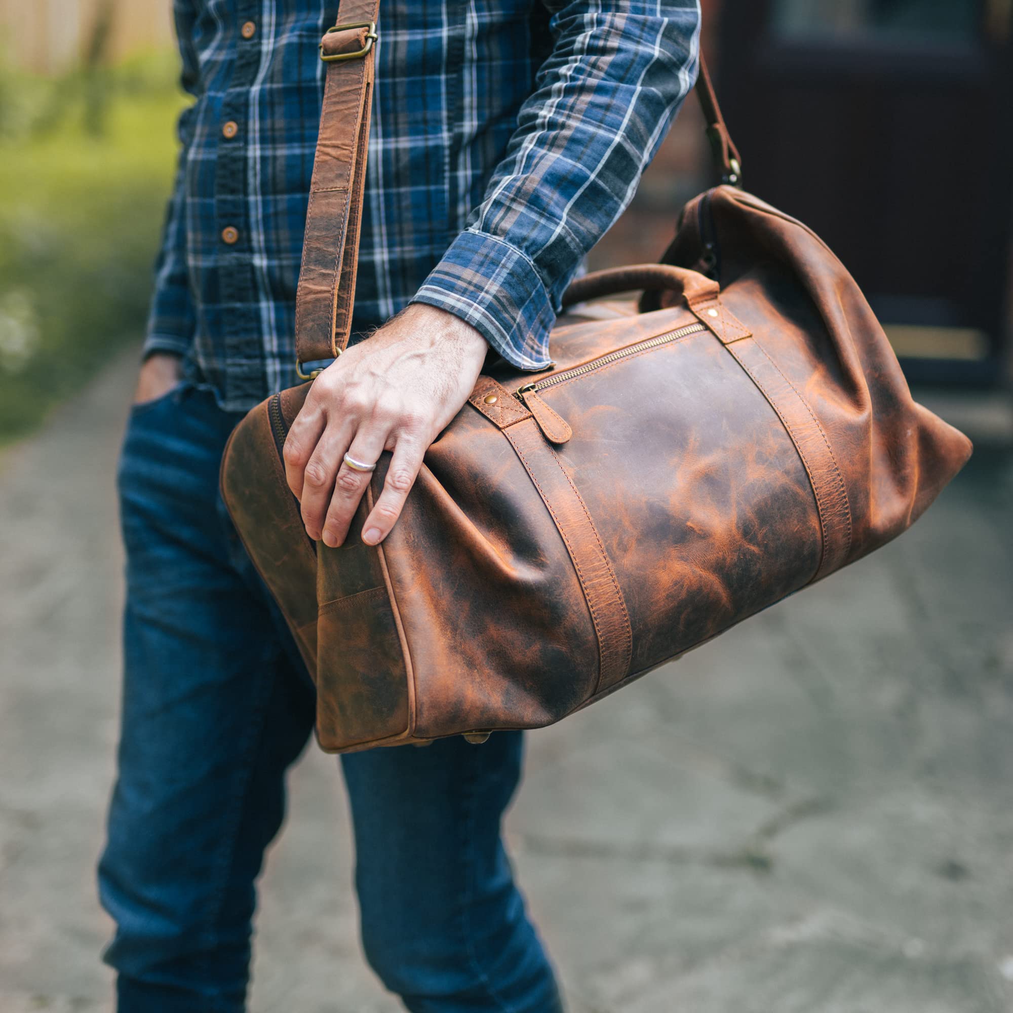 Premium Buffalo Leather Duffle Bag for Men & Women - Vintage Rustic Weekender Travel Bag - Perfect for Gym, Business Trips & Weekend Getaways