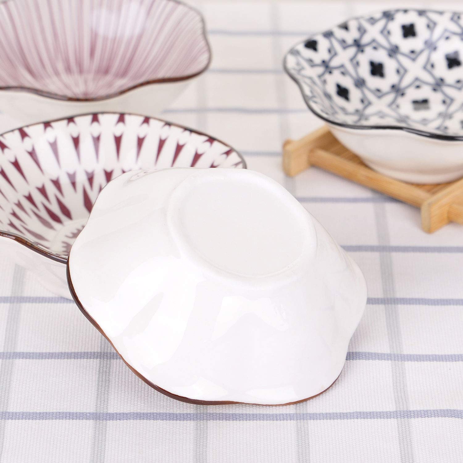 VanEnjoy Modern Japanese Ceramic Dipping Bowls Set of 4 - Soy Sauce, Seasoning & Sushi Dipping Dishes for Asian Cuisine, Sushi Restaurants & Home Dining