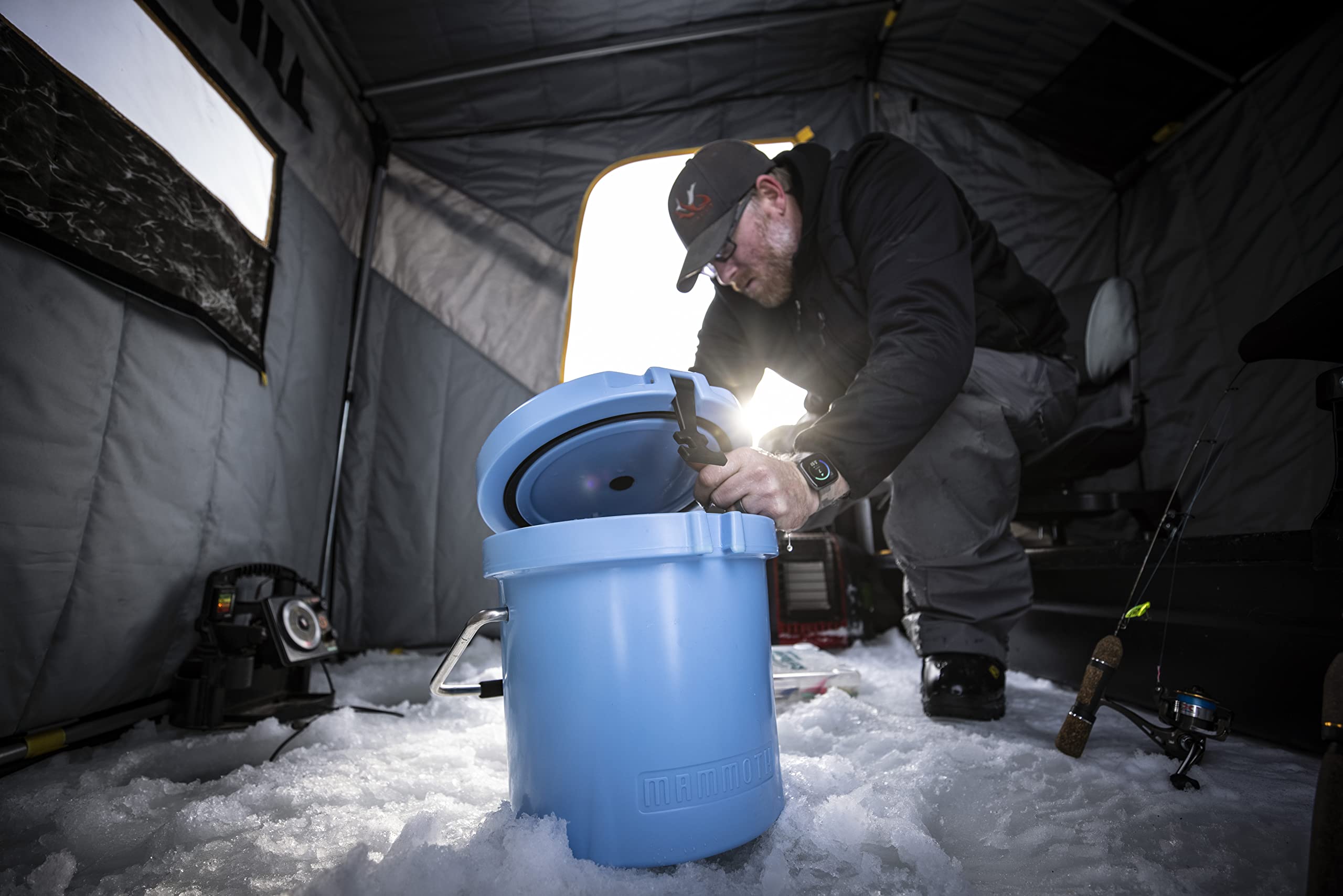 Insulated 10 Quart Live Bait Bucket for Fishing - Durable Mammoth Bait Container for Daily Fishing Trips & Tournaments | Perfect for Freshwater & Saltwater Anglers
