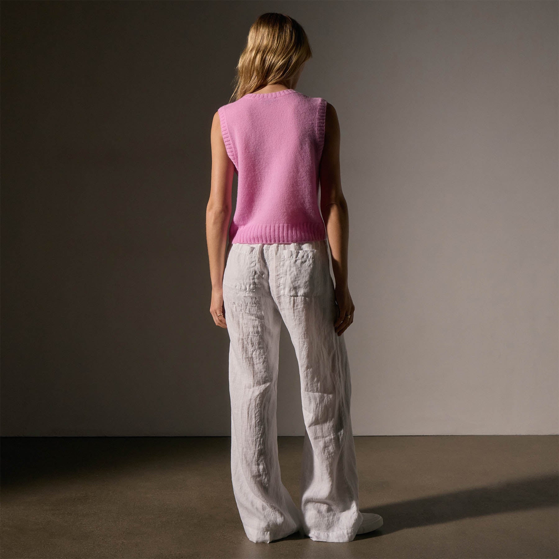 Lightweight Cashmere Vest for Women - Soft & Comfortable Knit Sweater - Perfect for Layering in Fall & Winter