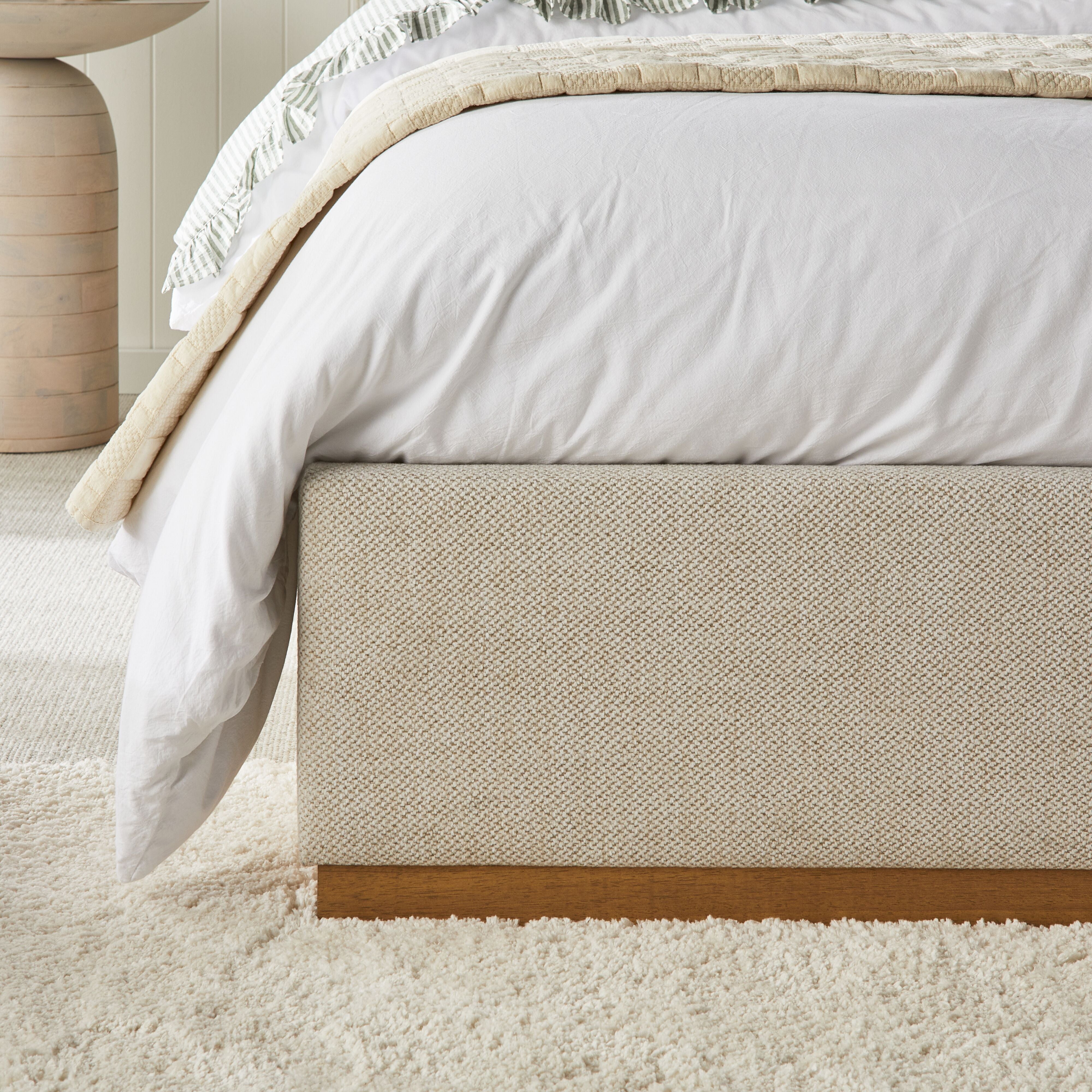 Avalonia Queen Size Bed Frame - Modern Platform Bed with Sturdy Wooden Slats - Perfect for Bedroom, Guest Room & Home Decor