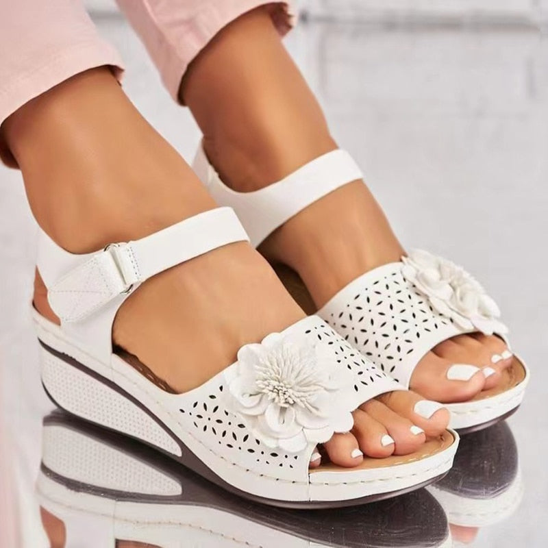 Women's Non-Slip Lightweight Summer Sandals - Comfortable Walking Shoes for Beach, Pool & Outdoor Activities
